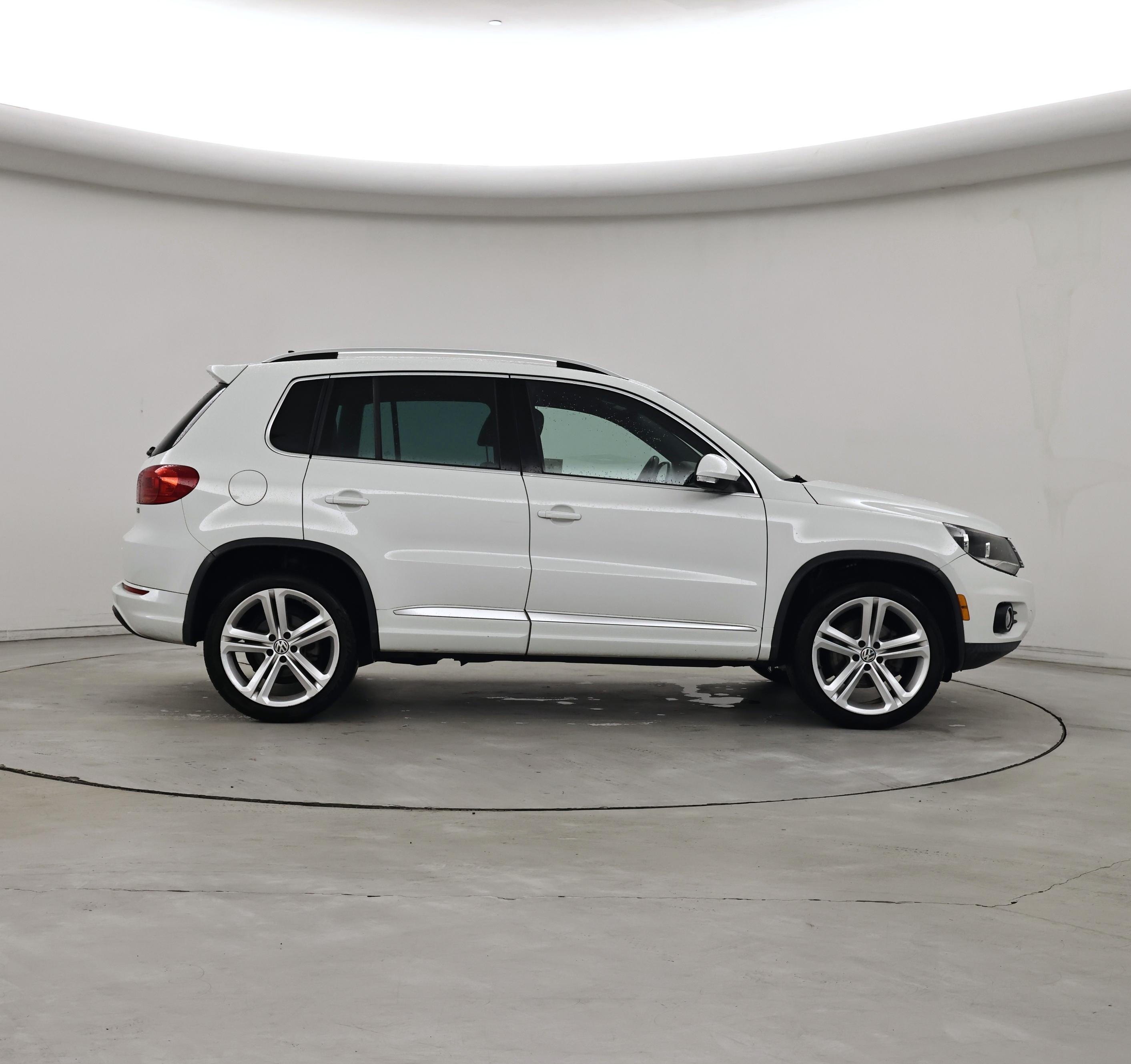 Thumbnail: 2016 Volkswagen Tiguan - 7