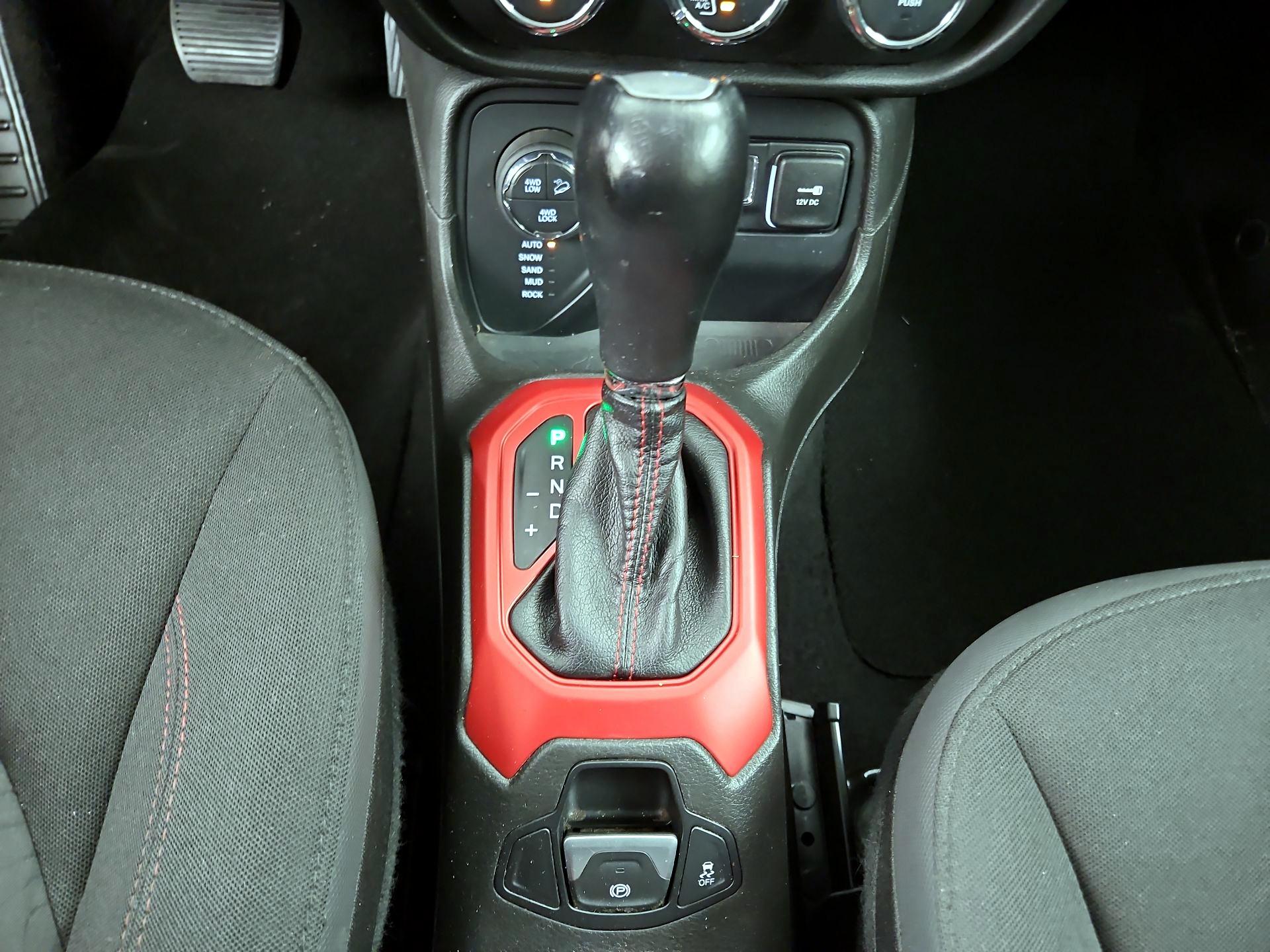 Thumbnail: 2017 Jeep Renegade - 15