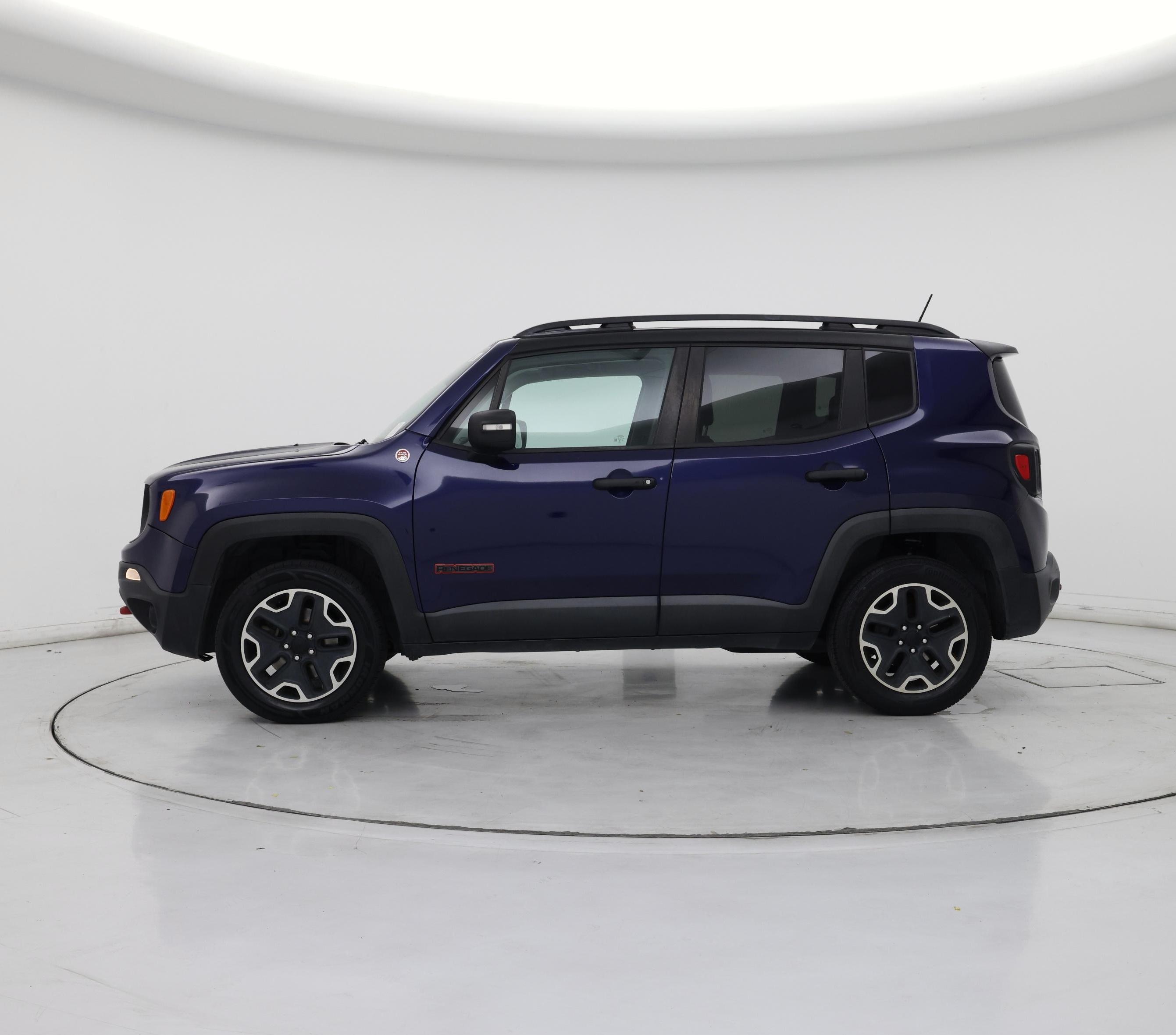 Thumbnail: 2017 Jeep Renegade - 3