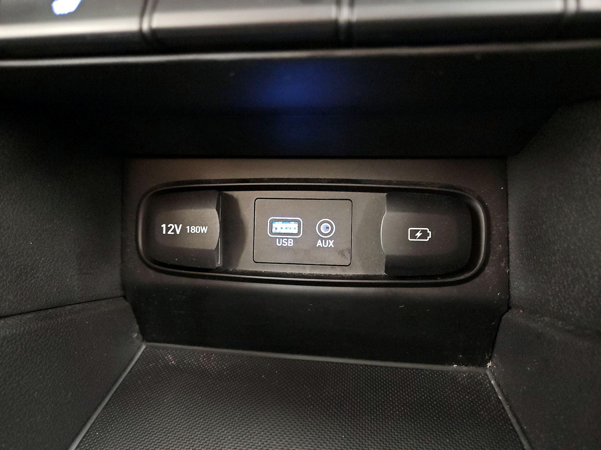 Thumbnail: 2020 Hyundai Santa Fe - 18