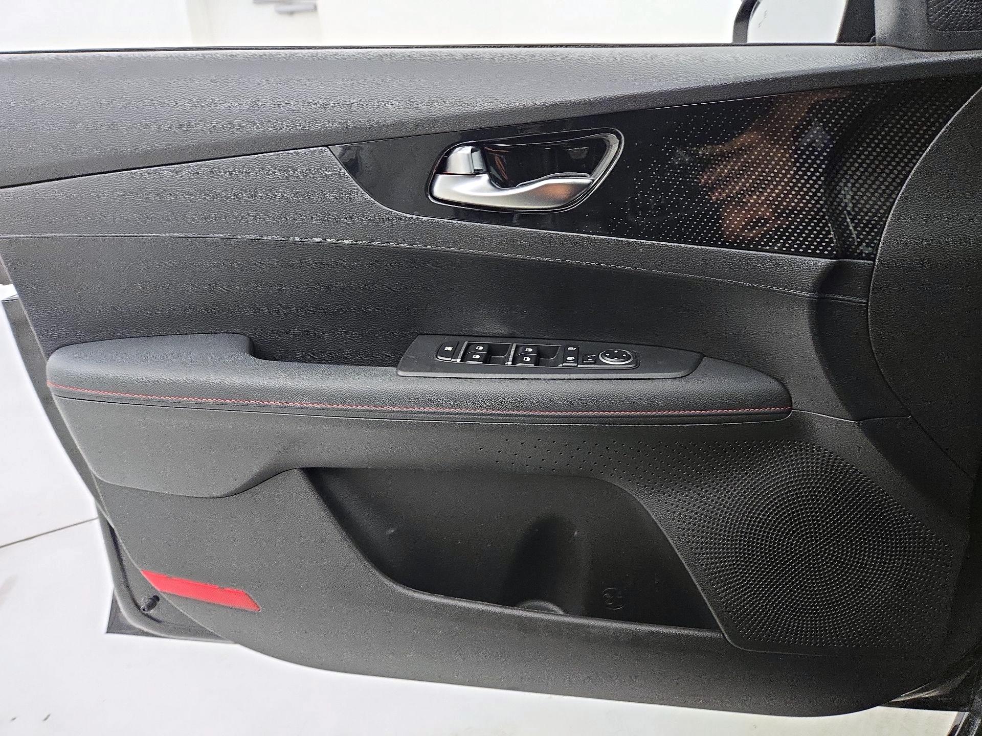 Thumbnail: 2023 Kia Forte - 12
