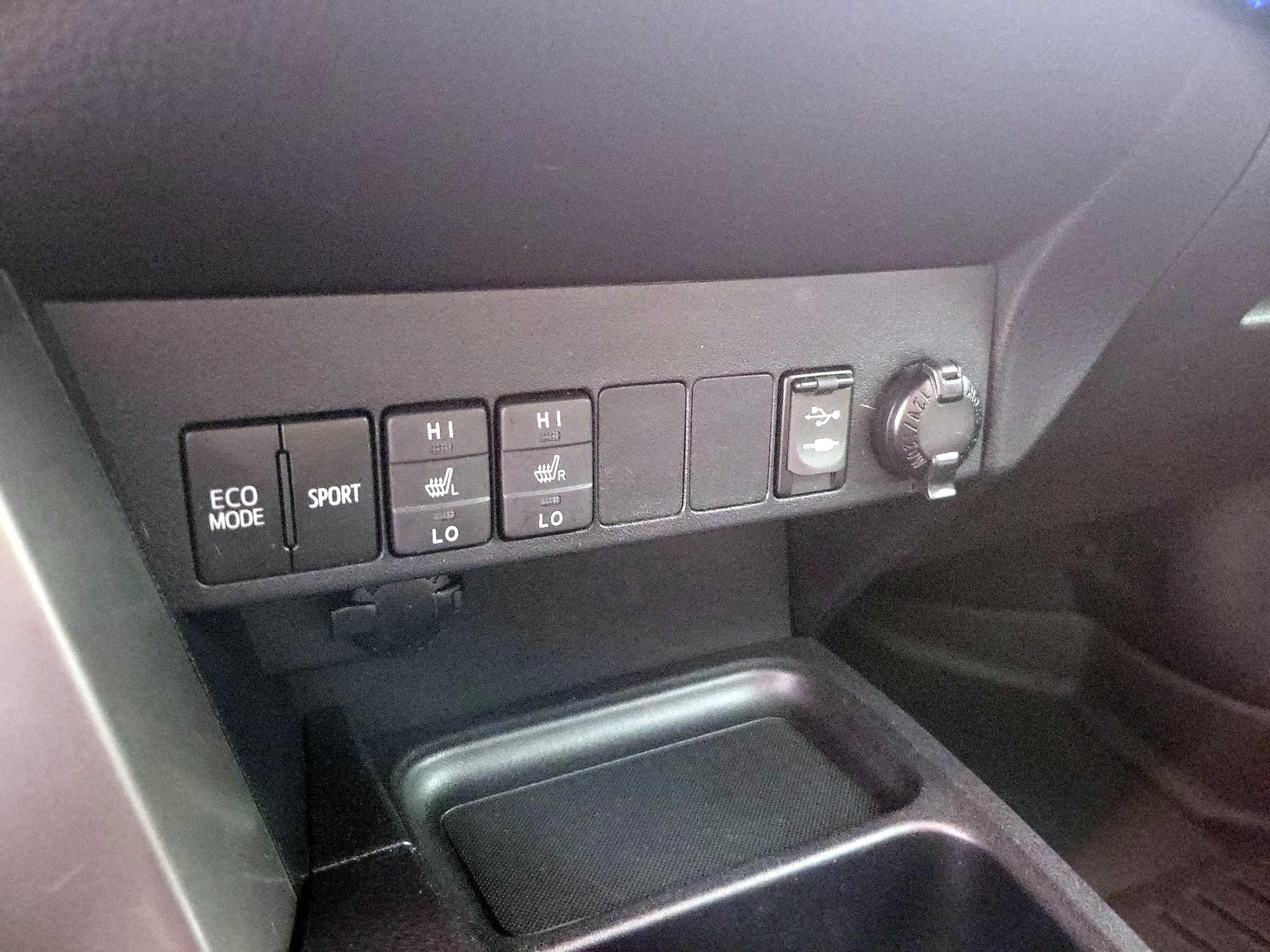 Thumbnail: 2017 Toyota RAV4 - 19