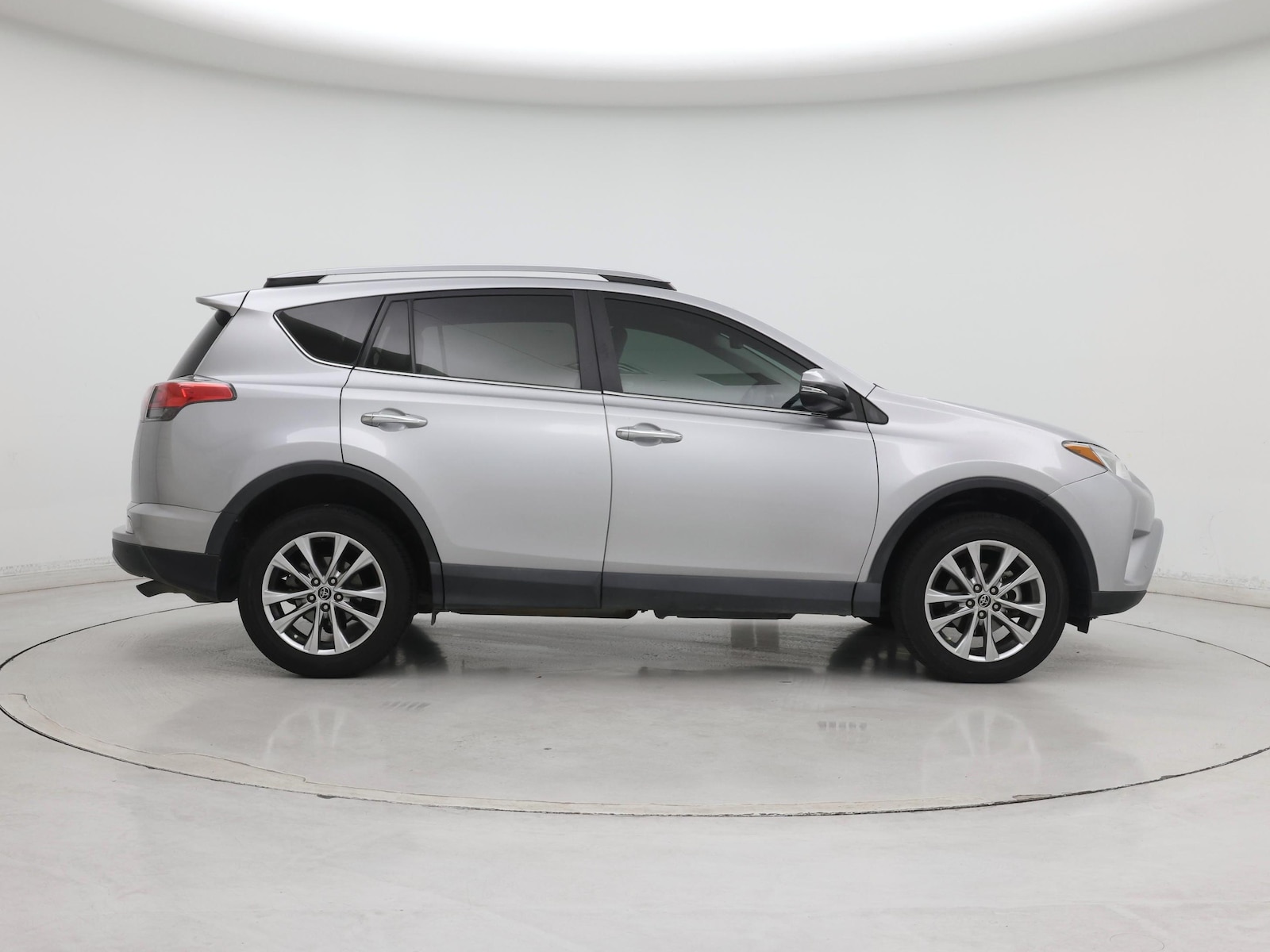 2017 Toyota RAV4 Limited - Photo 8