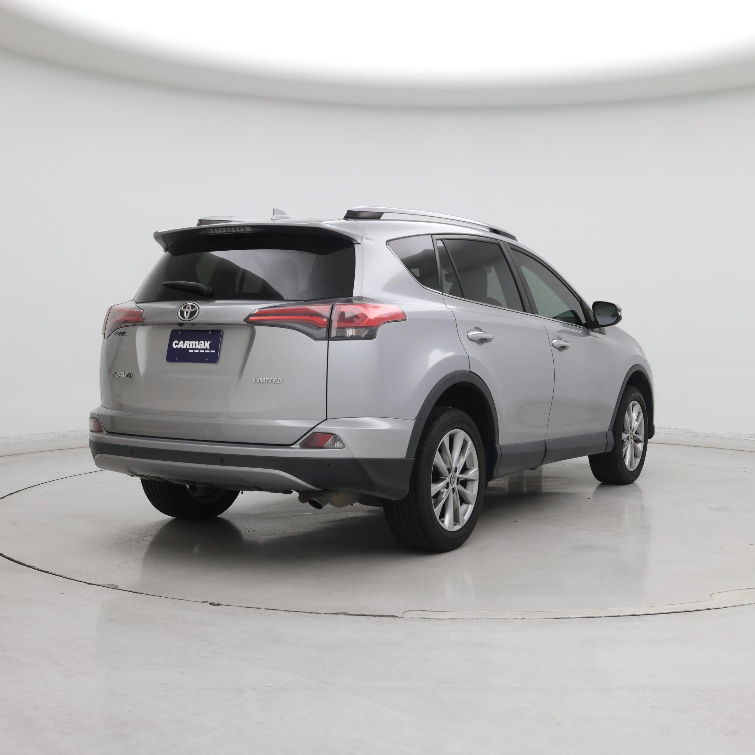 Thumbnail: 2017 Toyota RAV4 - 8