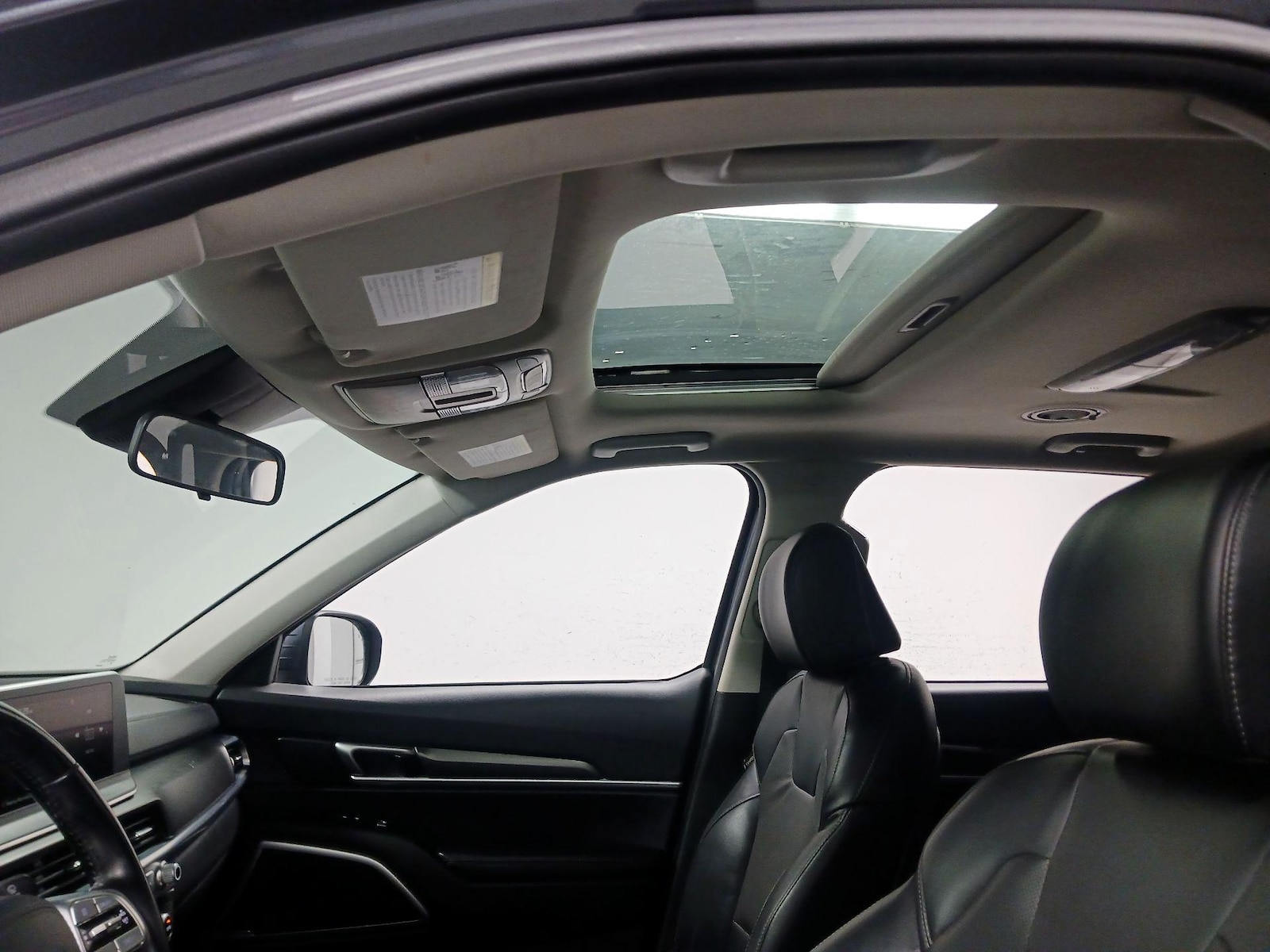 Sunroof(s) & Overhead Airbags