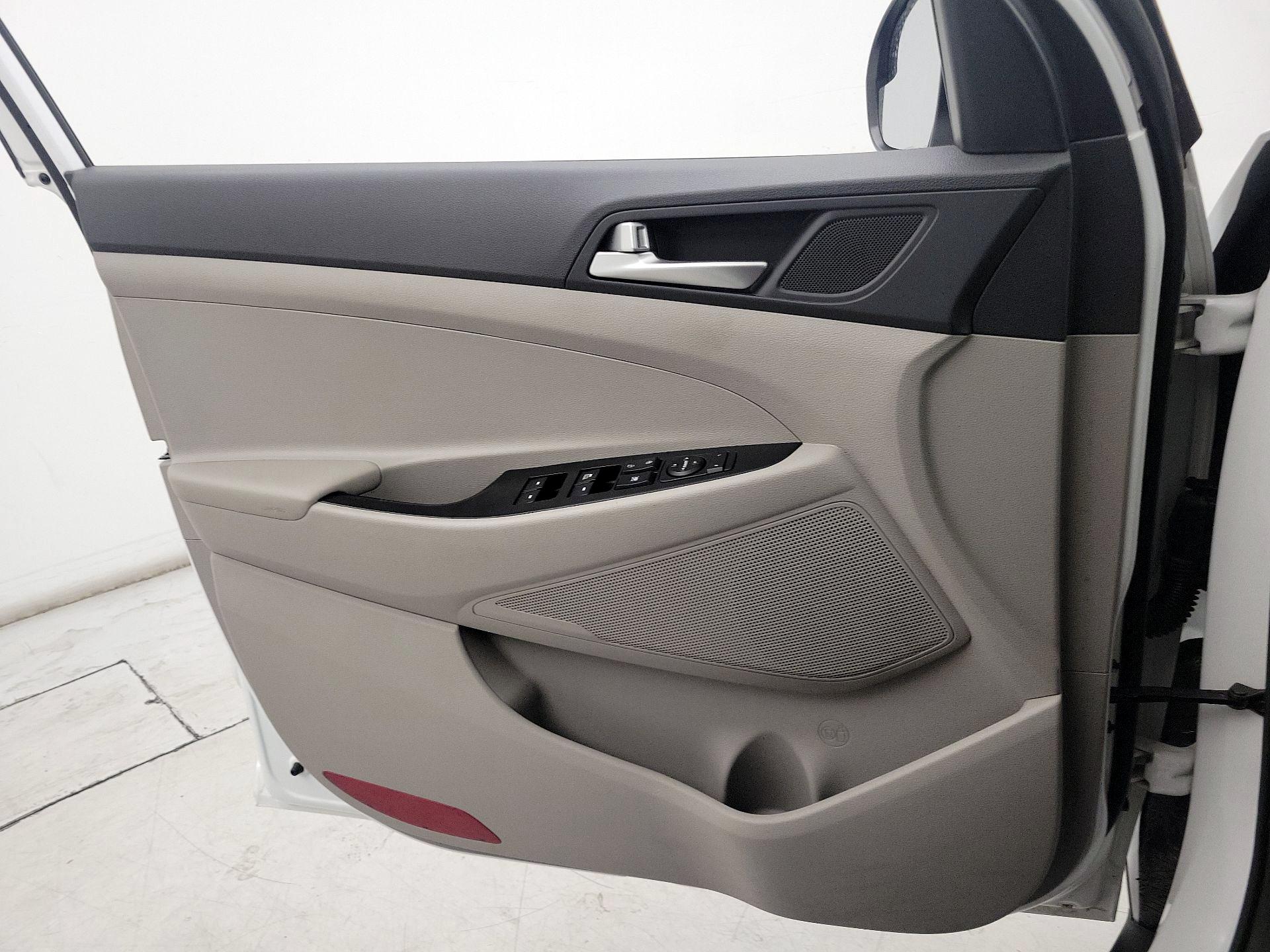 Thumbnail: 2019 Hyundai Tucson - 12