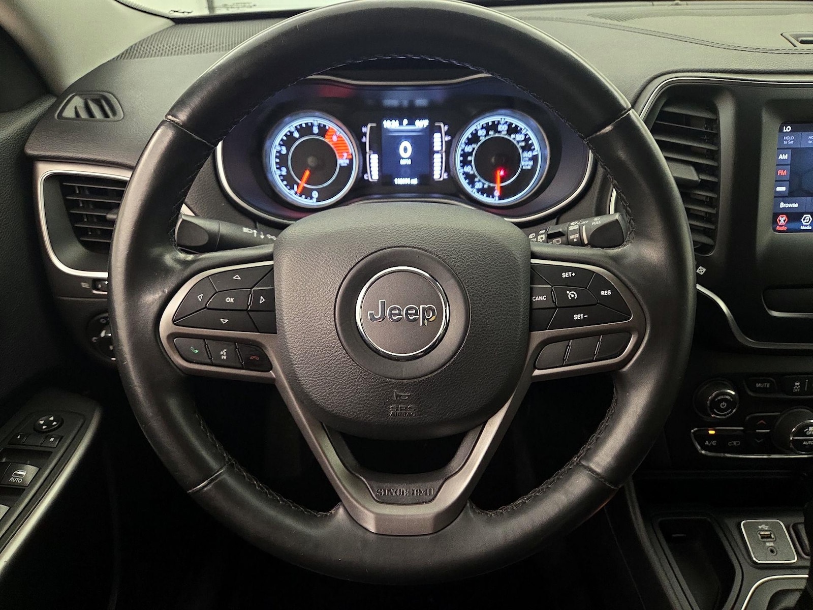 2019 Jeep Cherokee Latitude Plus - Photo 11
