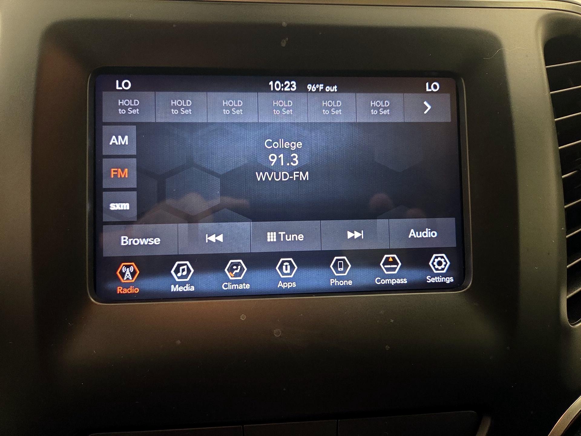 Thumbnail: 2019 Jeep Cherokee - 15