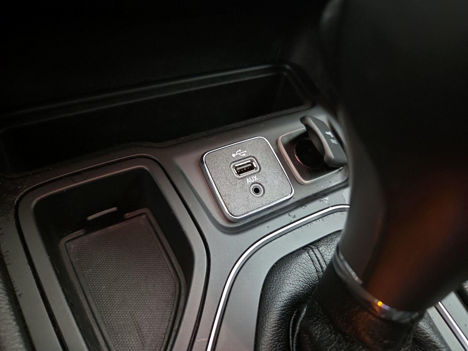 2019 Jeep Cherokee Latitude Plus - Photo 19