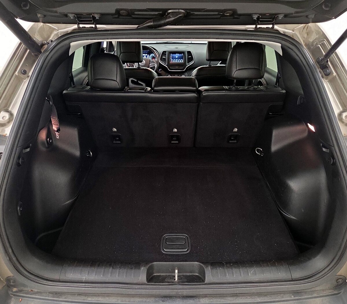 Trunk/Cargo (Seats Up)