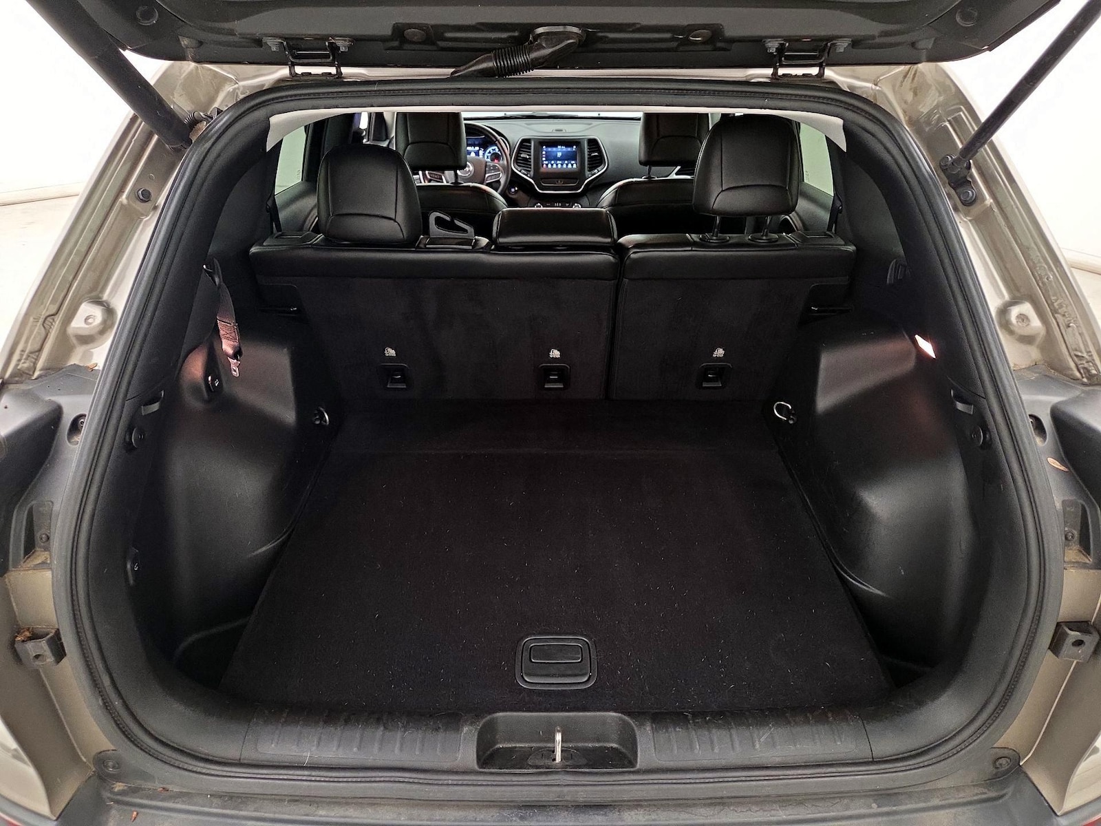 2019 Jeep Cherokee Latitude Plus - Photo 21