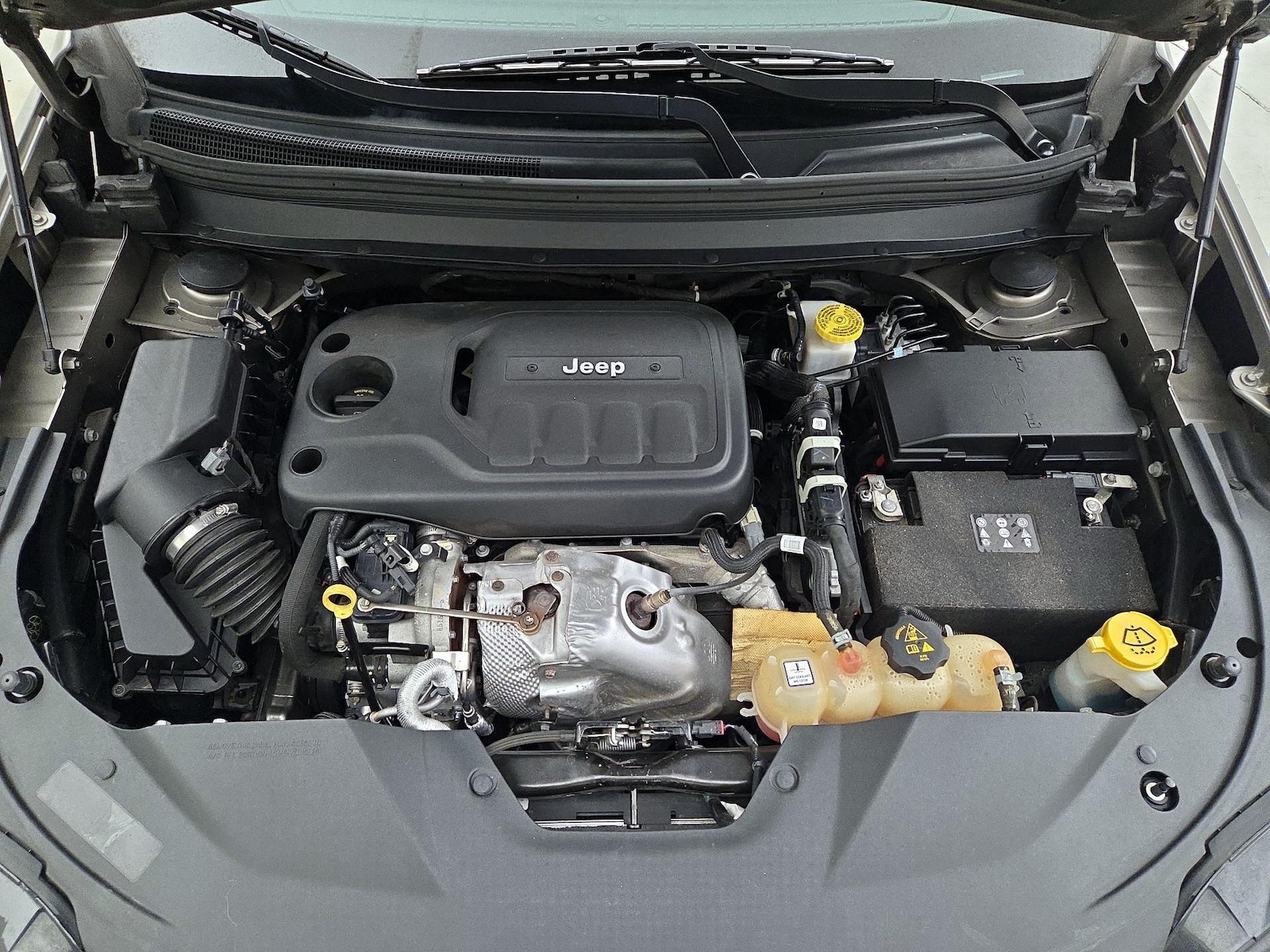 2019 Jeep Cherokee Latitude Plus - Photo 22