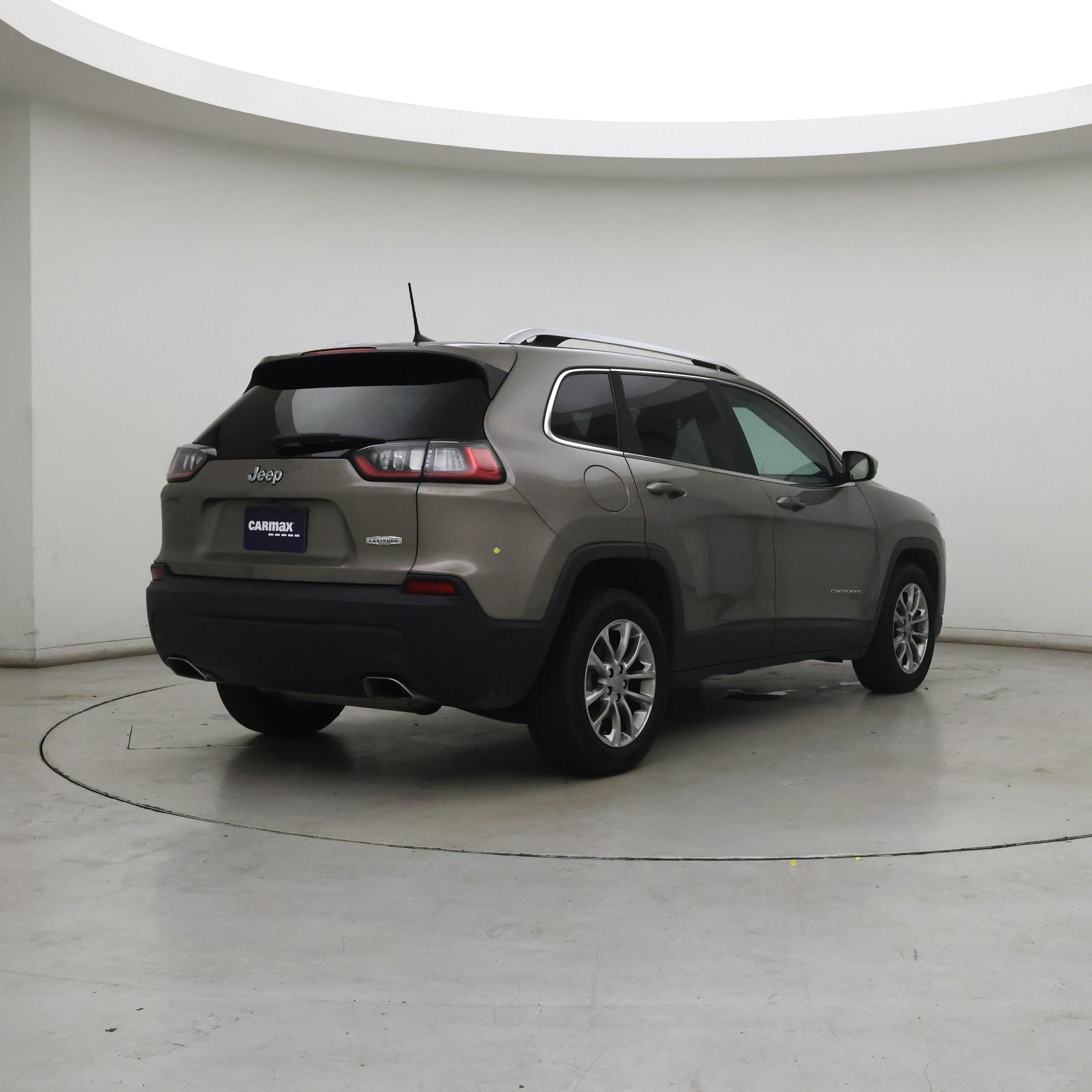 Thumbnail: 2019 Jeep Cherokee - 8