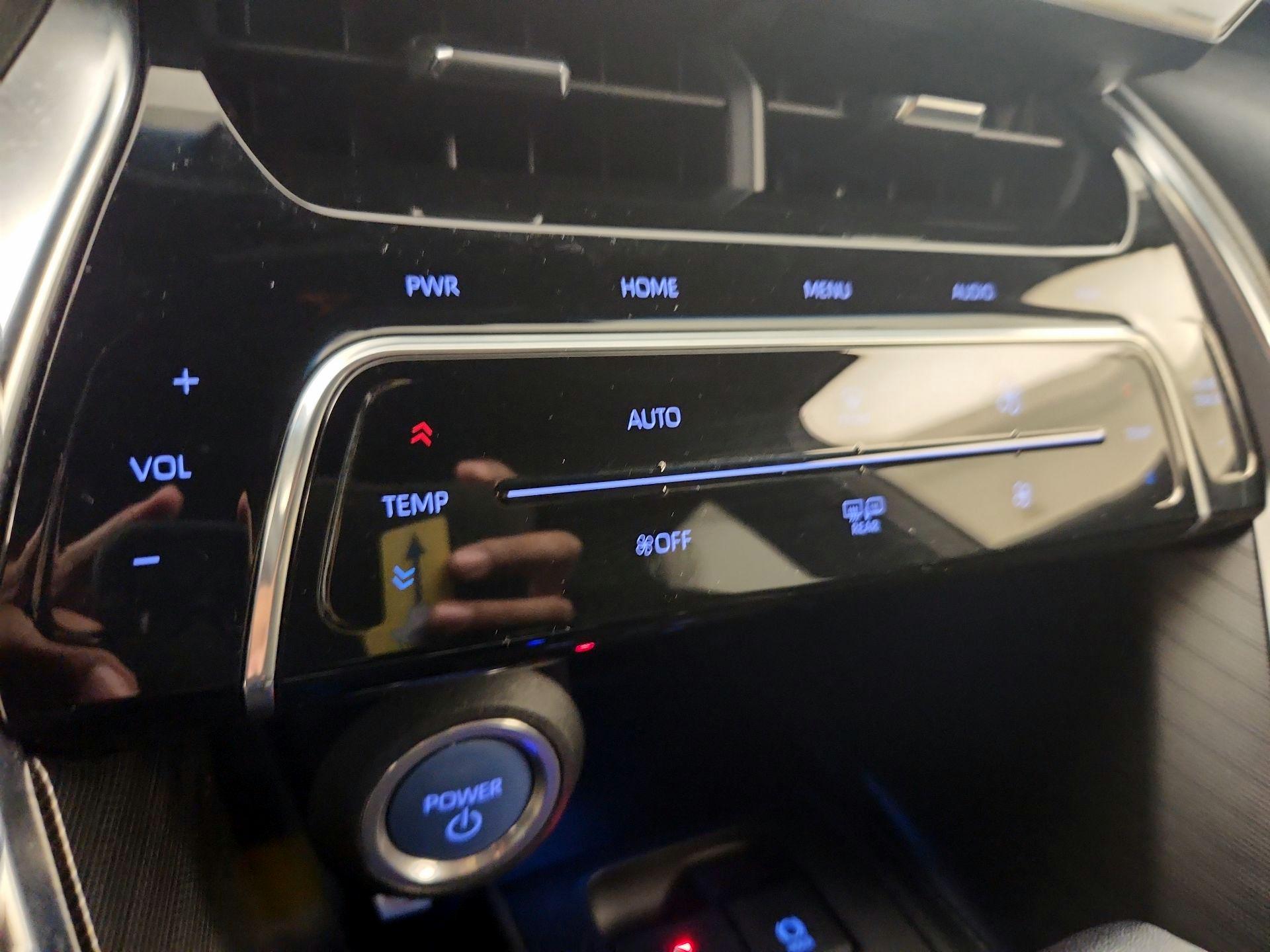 Thumbnail: 2021 Toyota Venza - 16