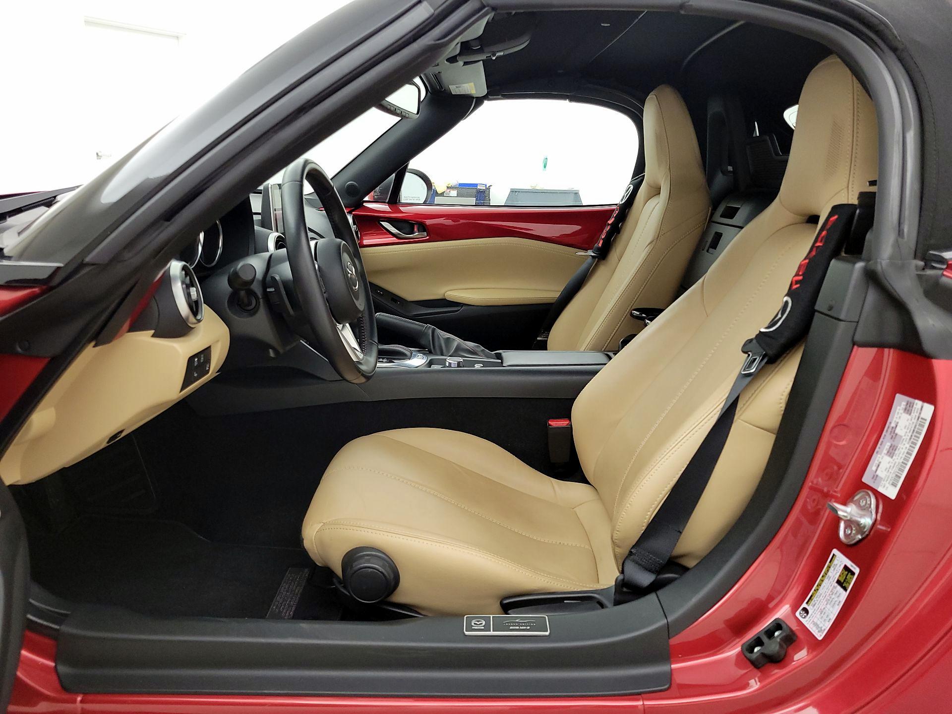 Thumbnail: 2016 Mazda MX-5 Miata - 11