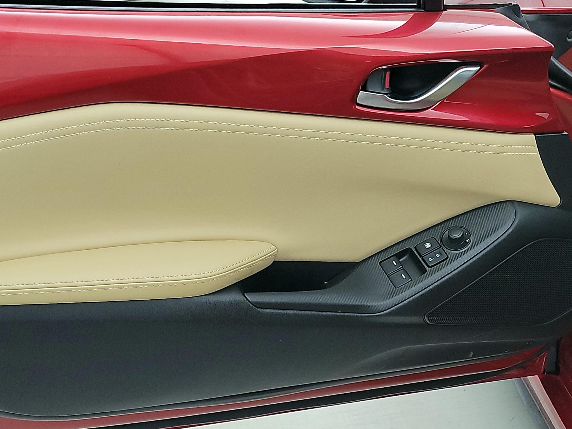 Thumbnail: 2016 Mazda MX-5 Miata - 12