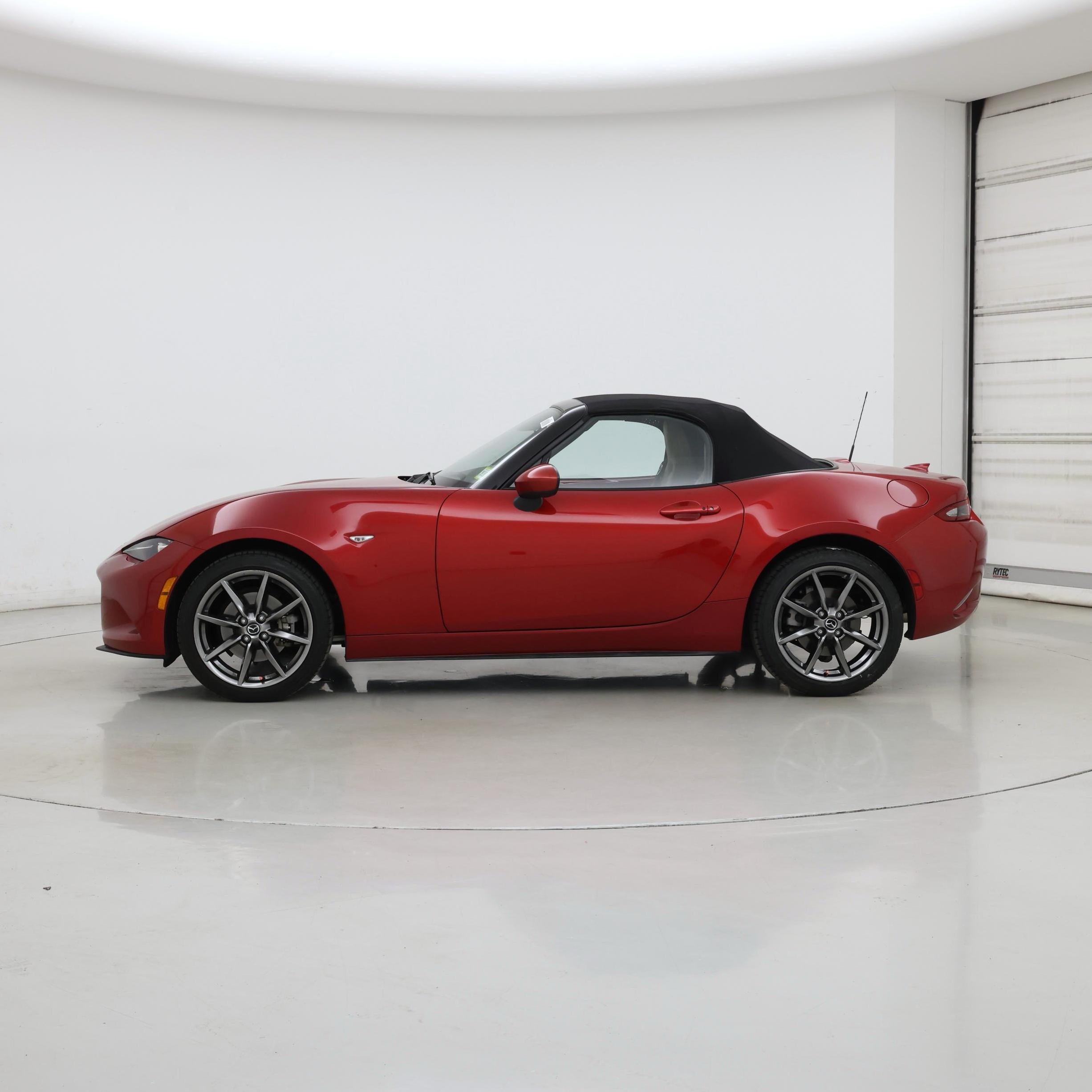Thumbnail: 2016 Mazda MX-5 Miata - 3
