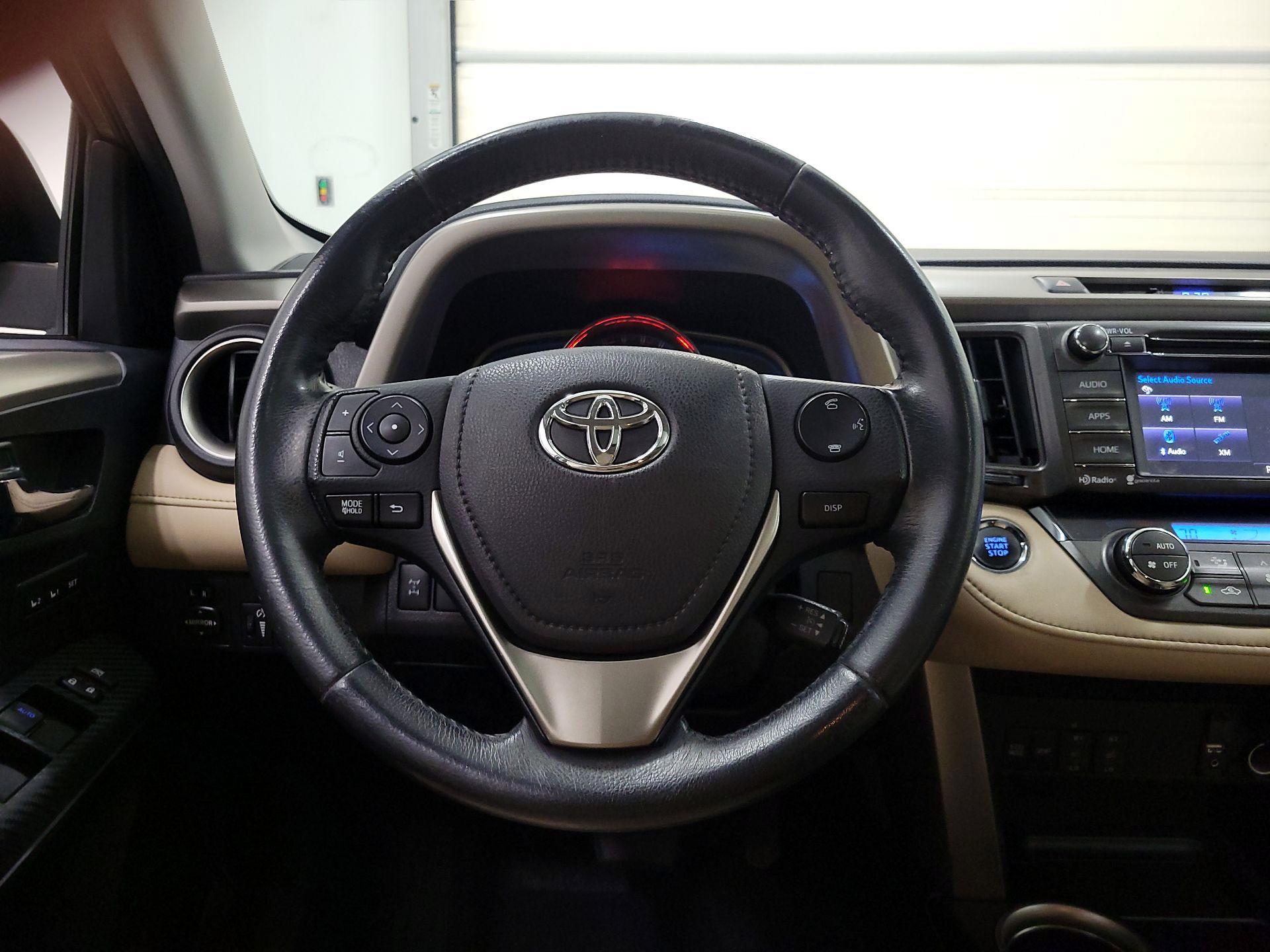 Thumbnail: 2015 Toyota RAV4 - 10