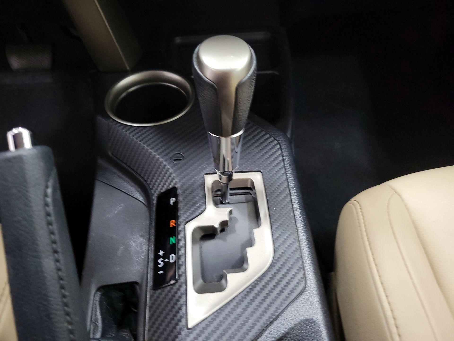 Thumbnail: 2015 Toyota RAV4 - 17