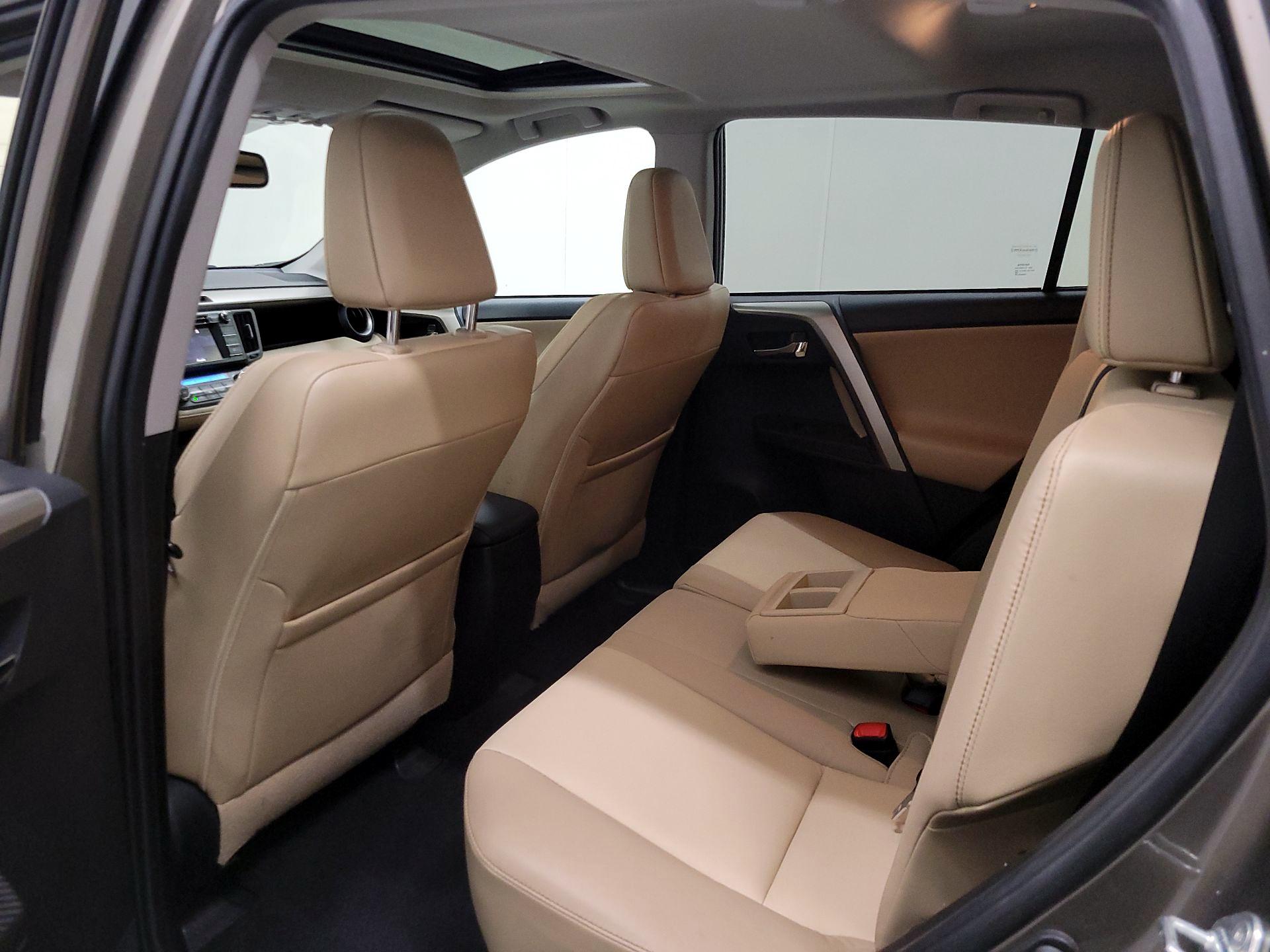 Thumbnail: 2015 Toyota RAV4 - 20