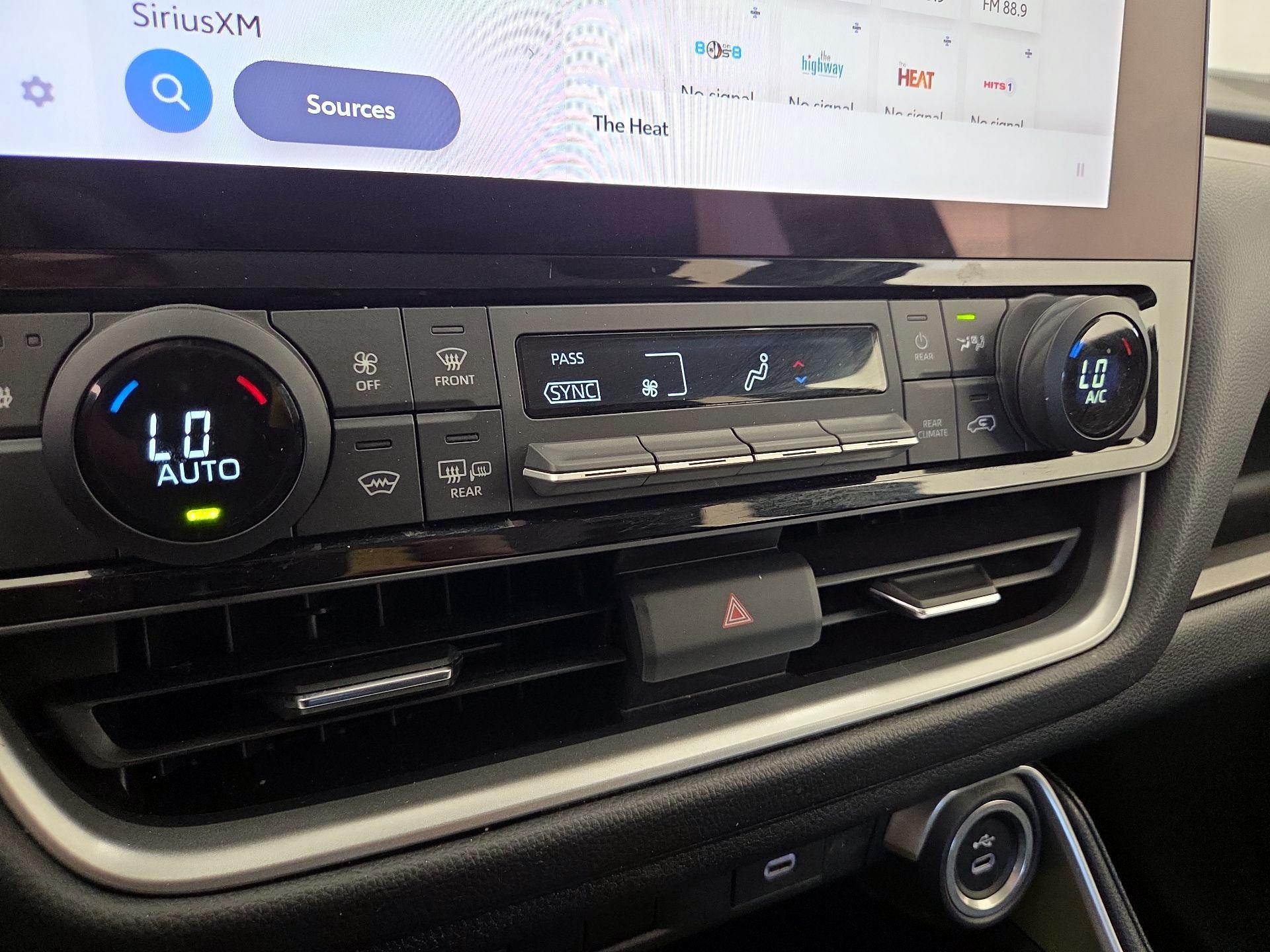 Thumbnail: 2024 Toyota Highlander - 16