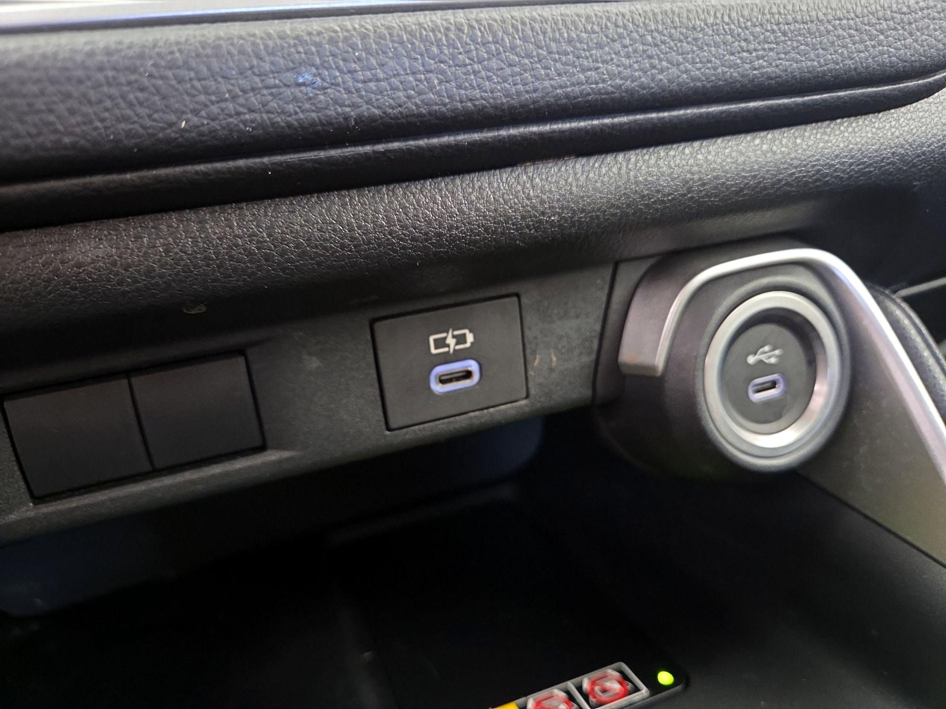 Thumbnail: 2024 Toyota Highlander - 18