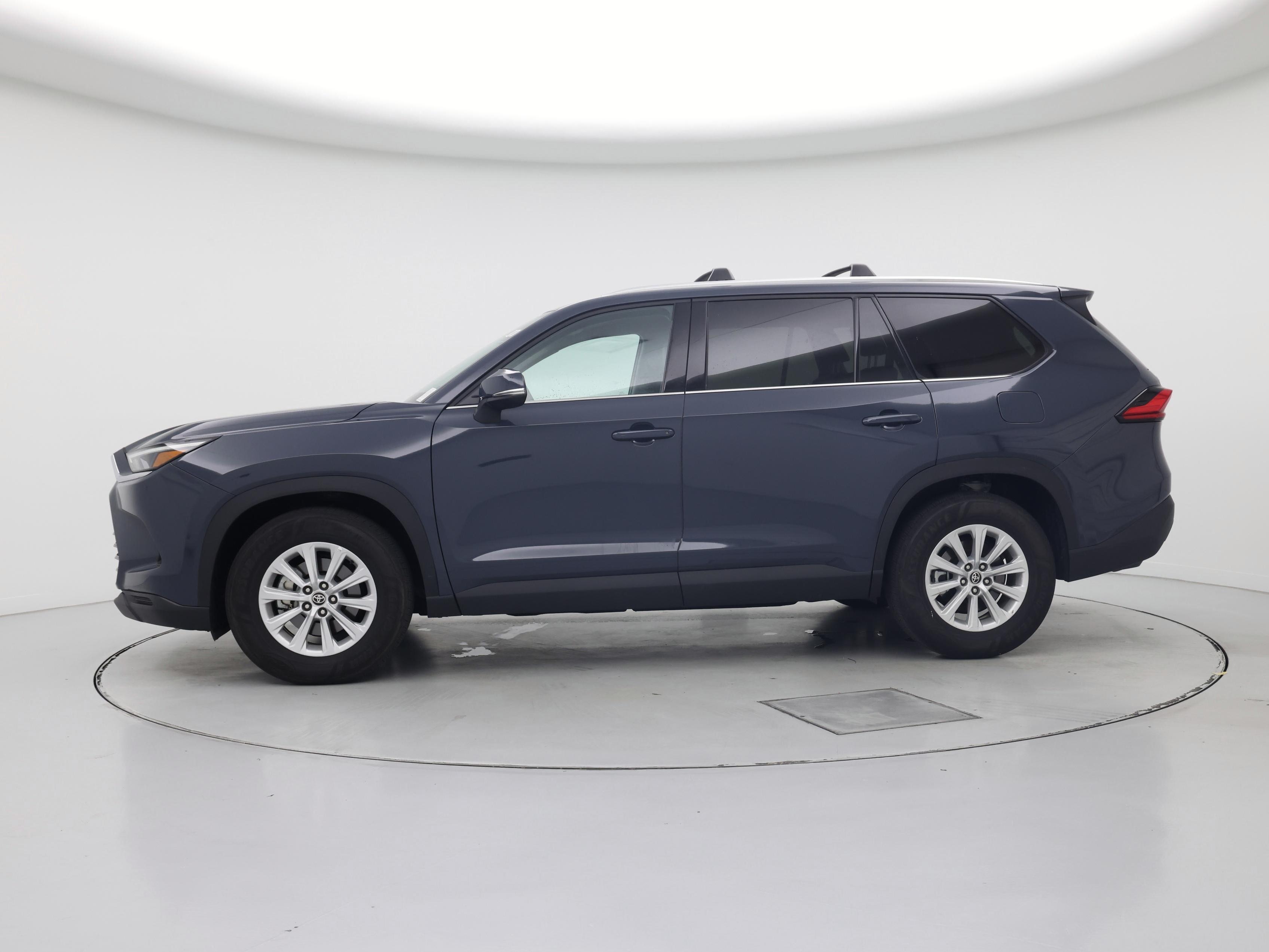 Thumbnail: 2024 Toyota Highlander - 3