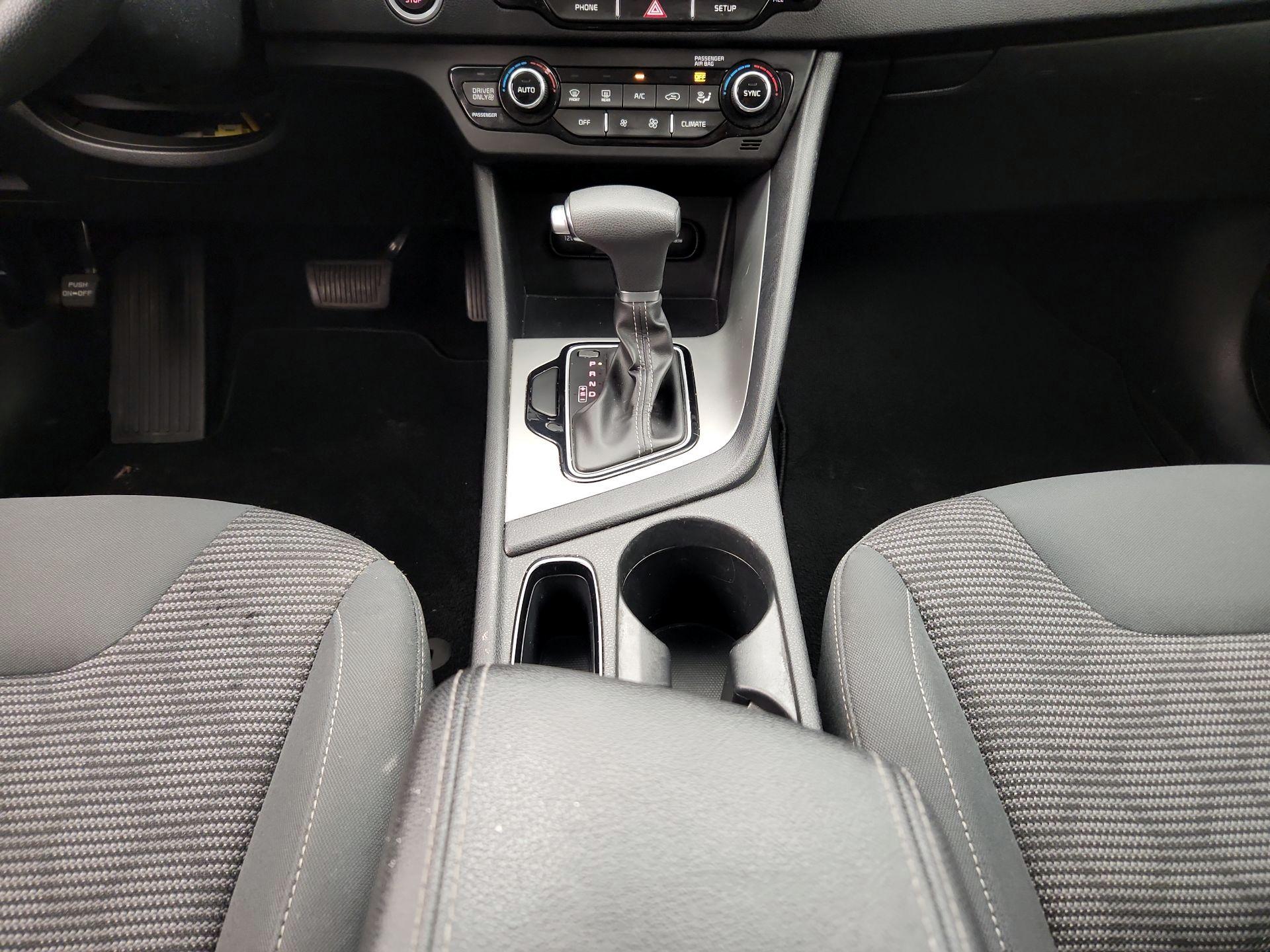 Thumbnail: 2019 Kia Niro - 17