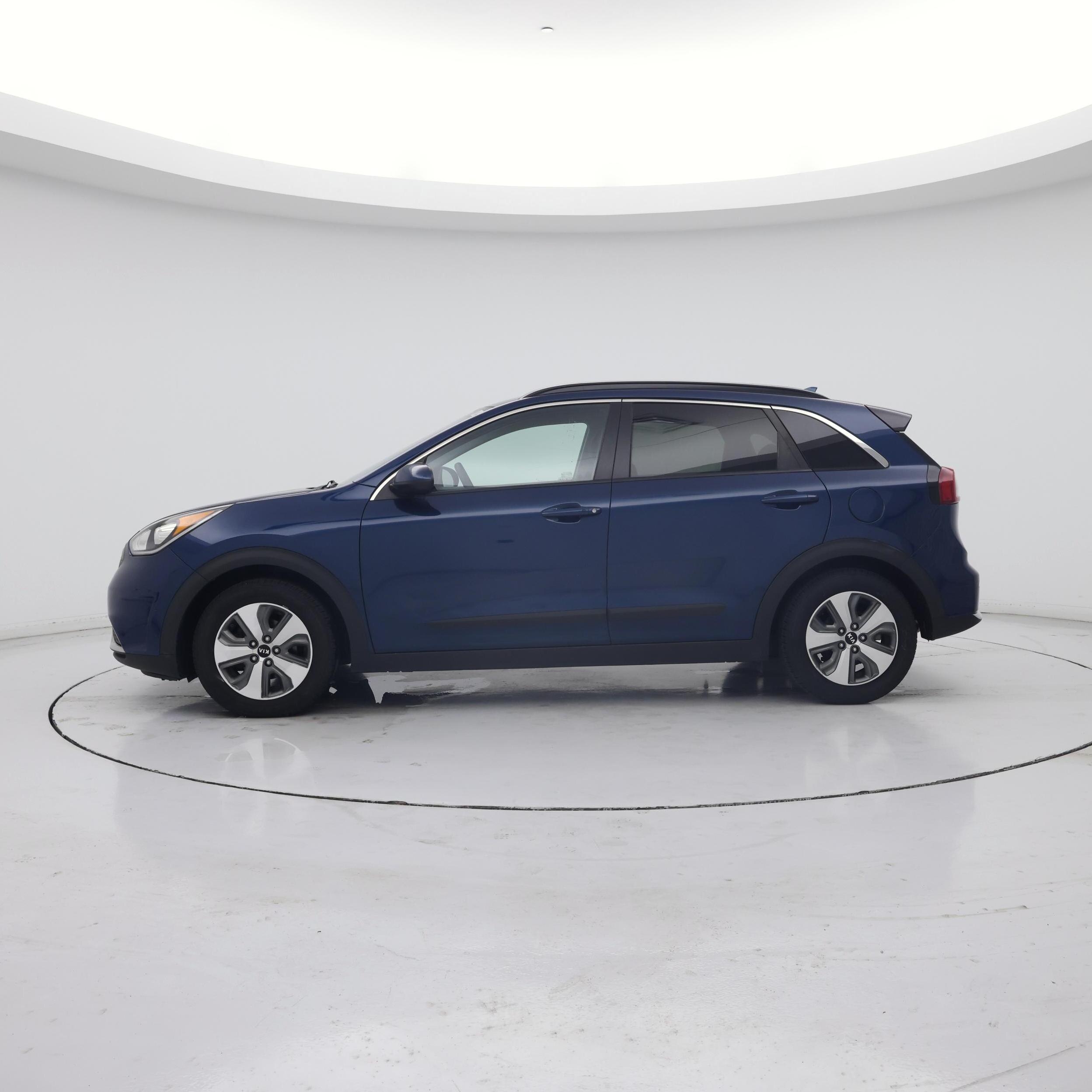 Thumbnail: 2019 Kia Niro - 3