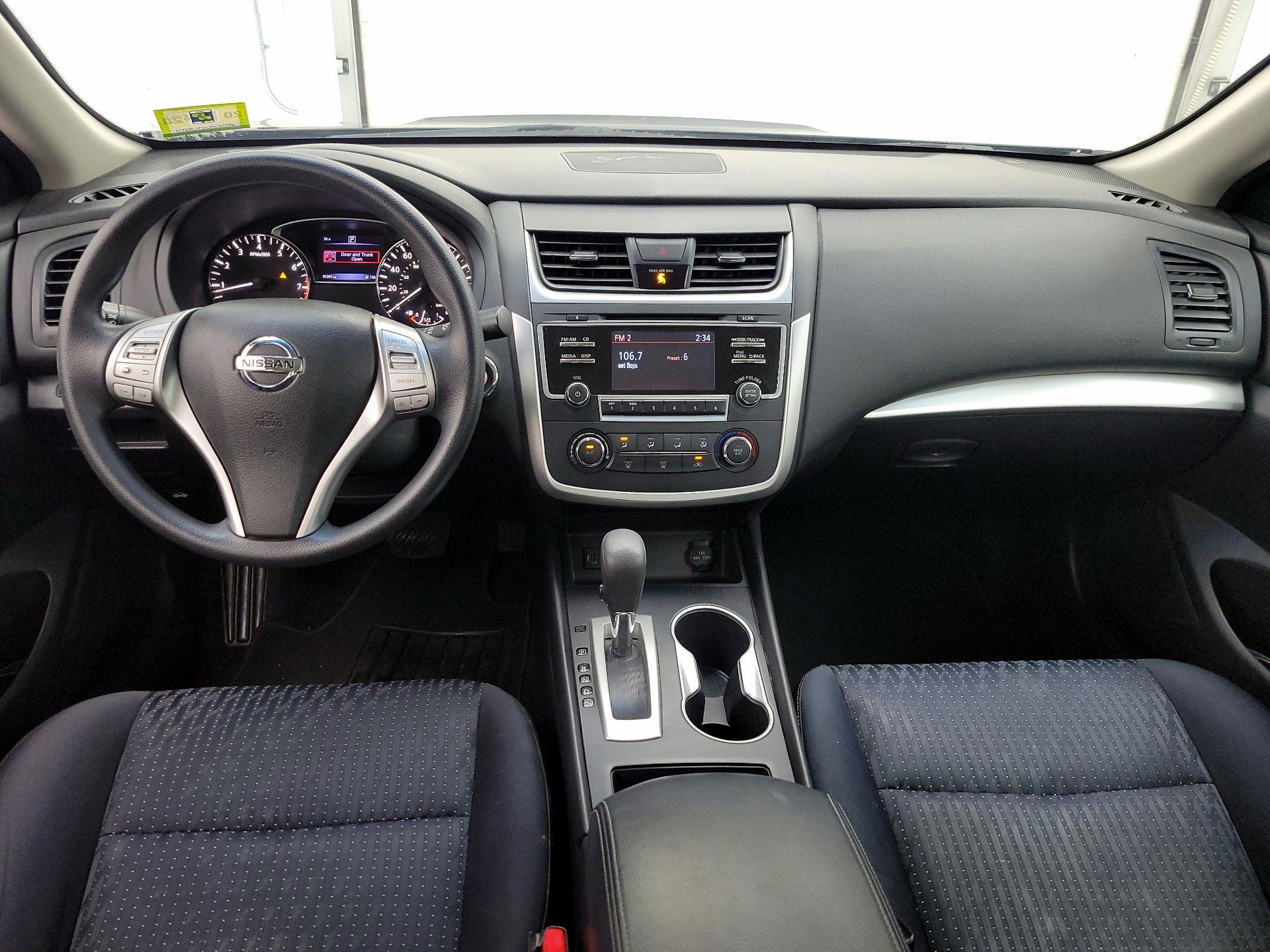Thumbnail: 2017 Nissan Altima - 9