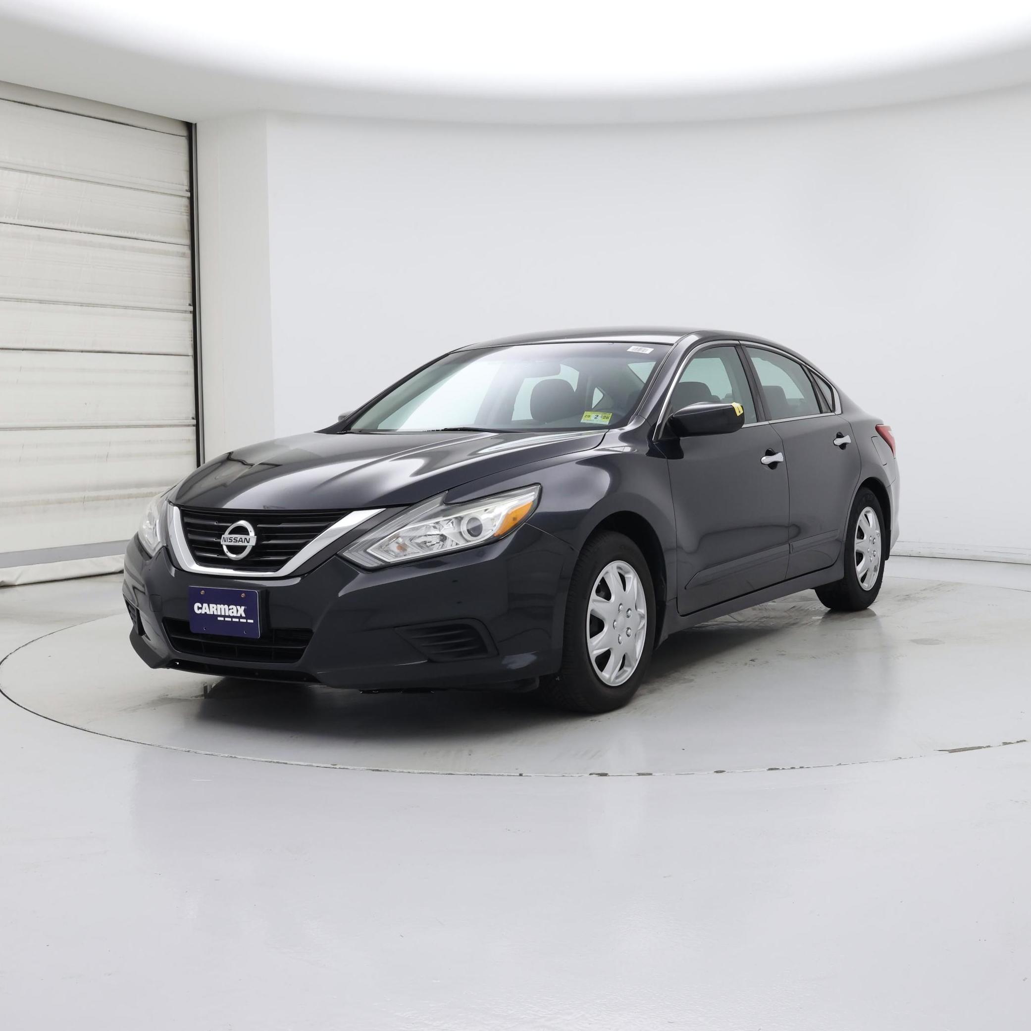 Thumbnail: 2017 Nissan Altima - 4