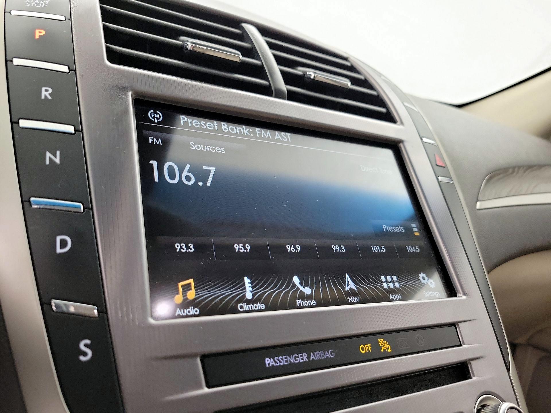 Thumbnail: 2018 Lincoln MKZ - 16