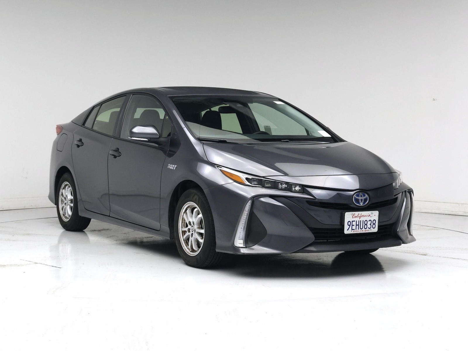 2022 Toyota Prius Prime LE - Photo 2