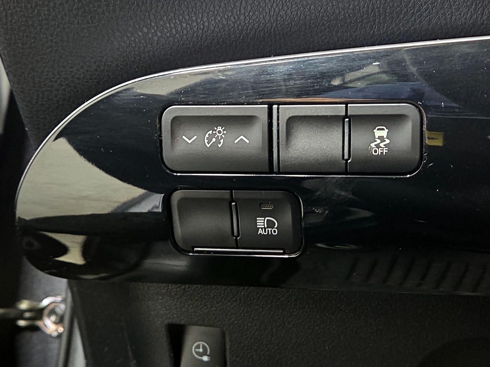2022 Toyota Prius Prime LE - Photo 14