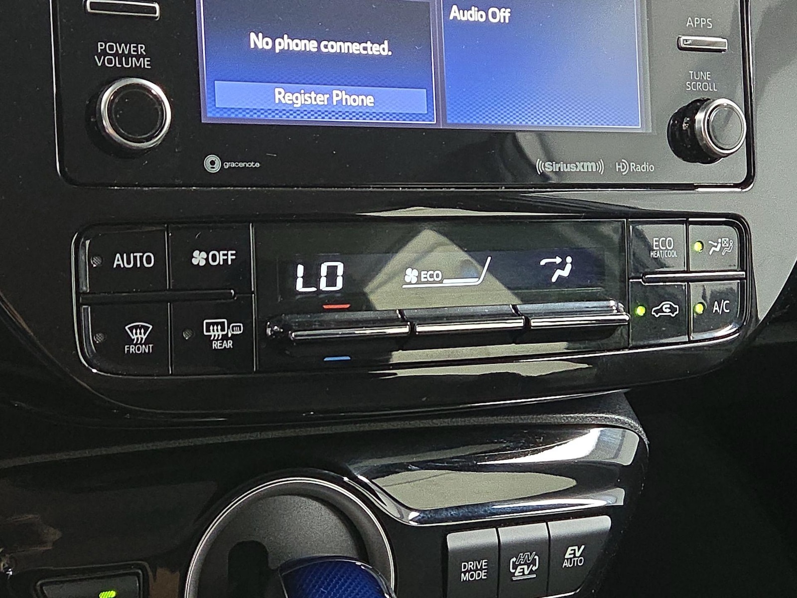 2022 Toyota Prius Prime LE - Photo 17