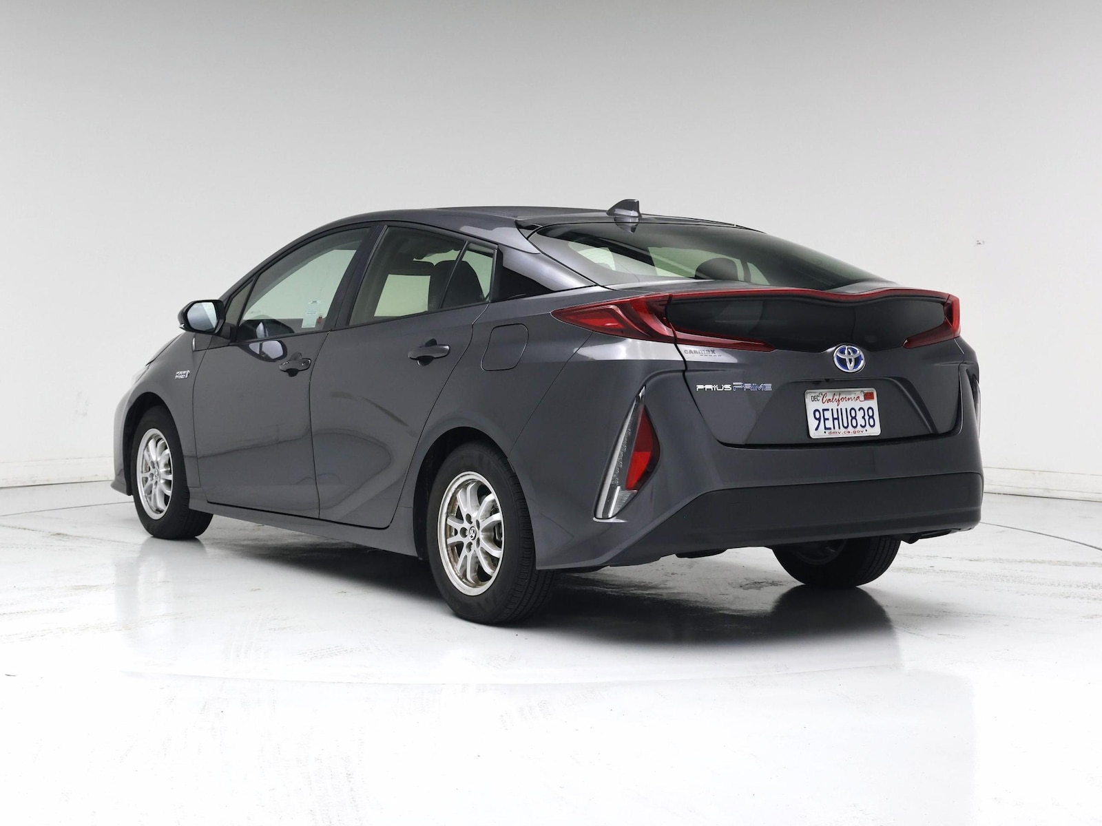 2022 Toyota Prius Prime LE - Photo 3