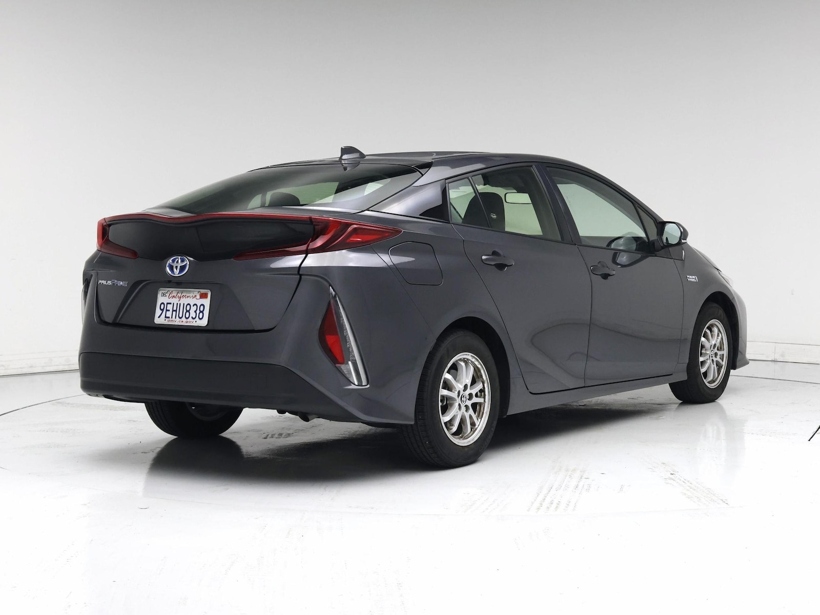 2022 Toyota Prius Prime LE - Photo 9