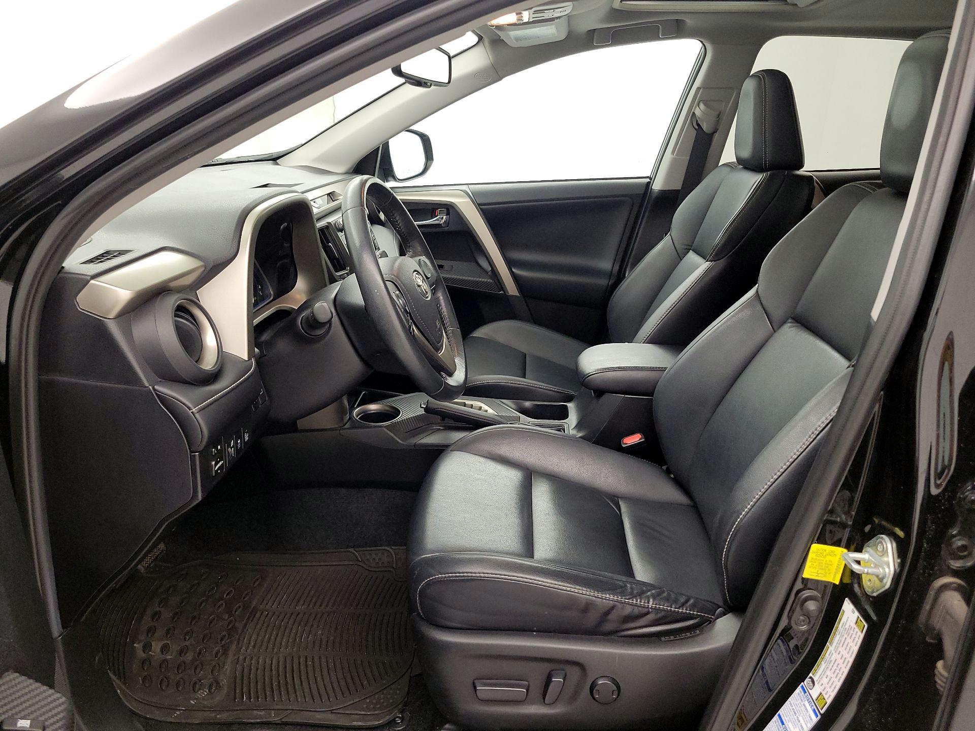 Thumbnail: 2015 Toyota RAV4 - 11