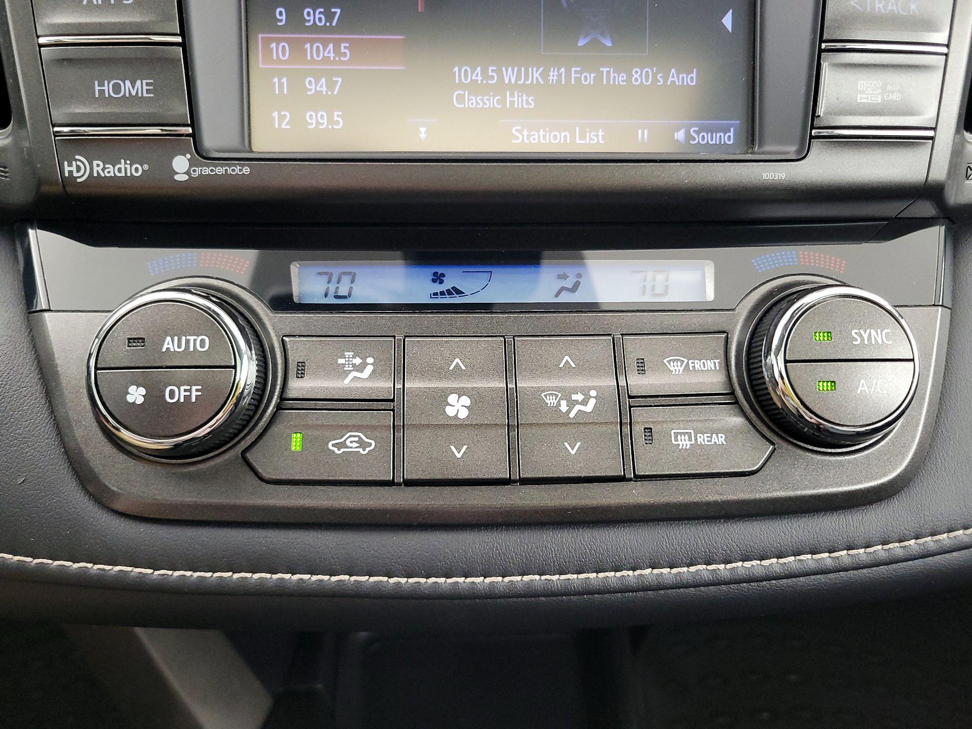 Thumbnail: 2015 Toyota RAV4 - 16