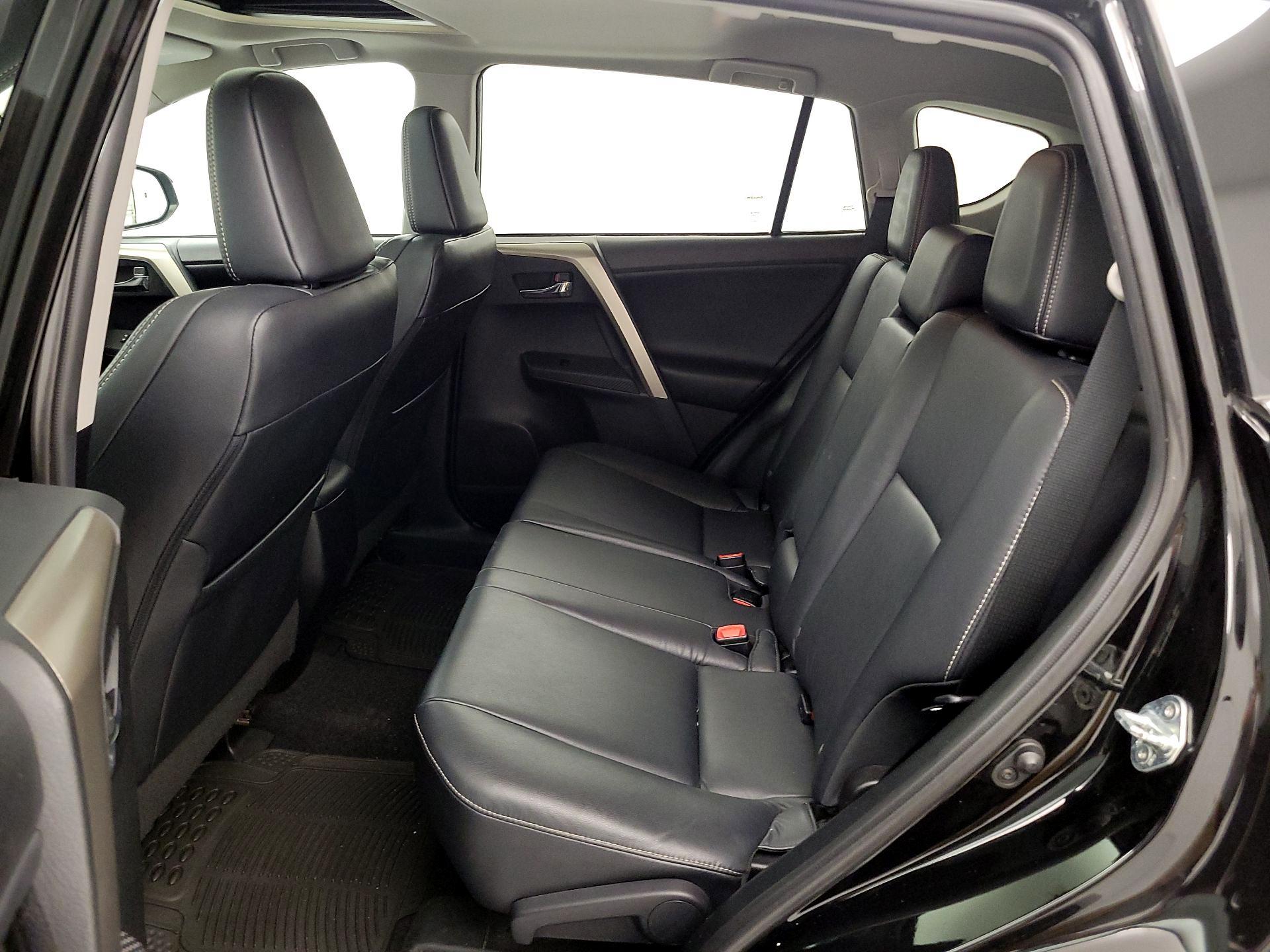 Thumbnail: 2015 Toyota RAV4 - 20