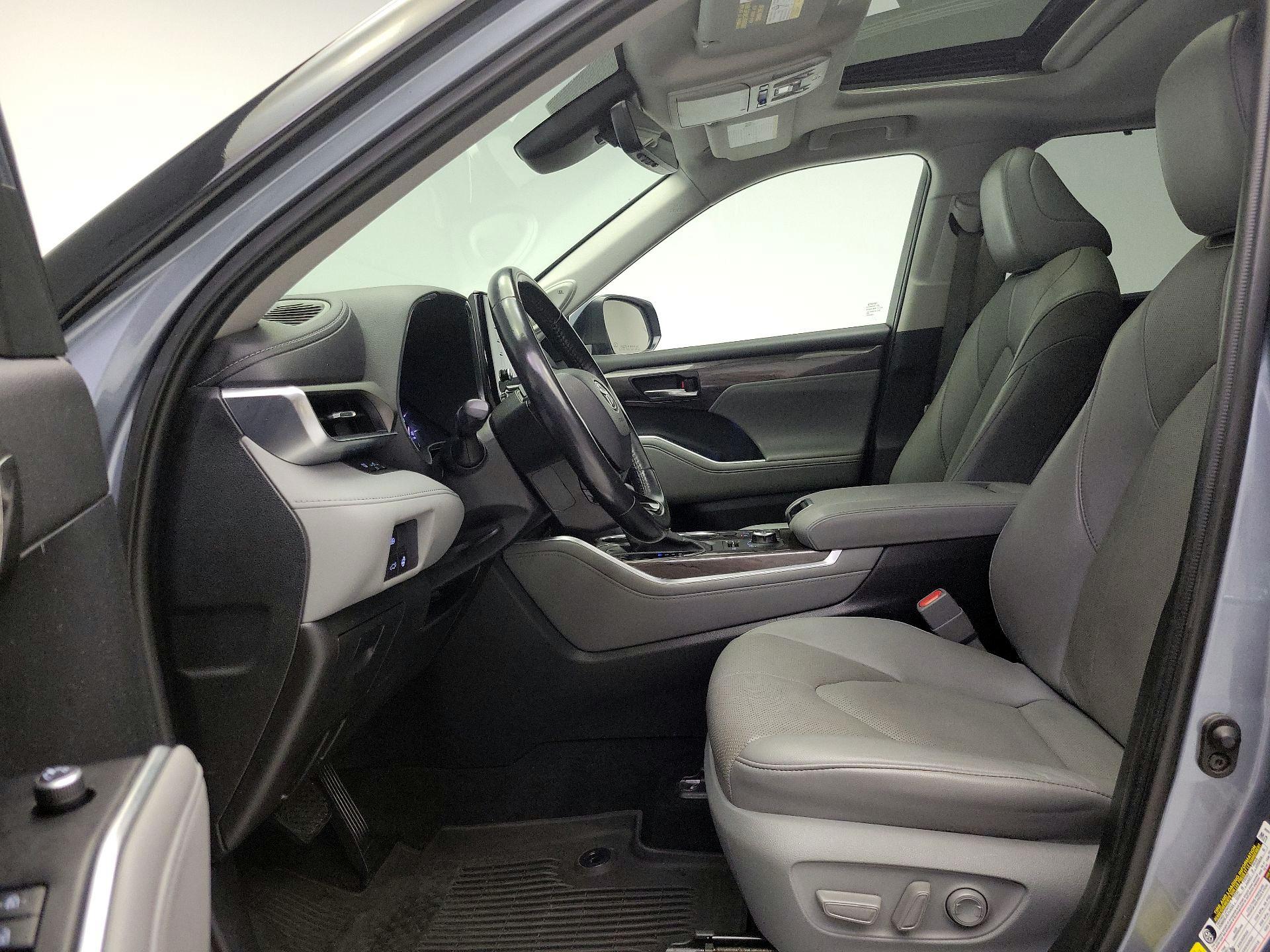 Thumbnail: 2021 Toyota Highlander - 11