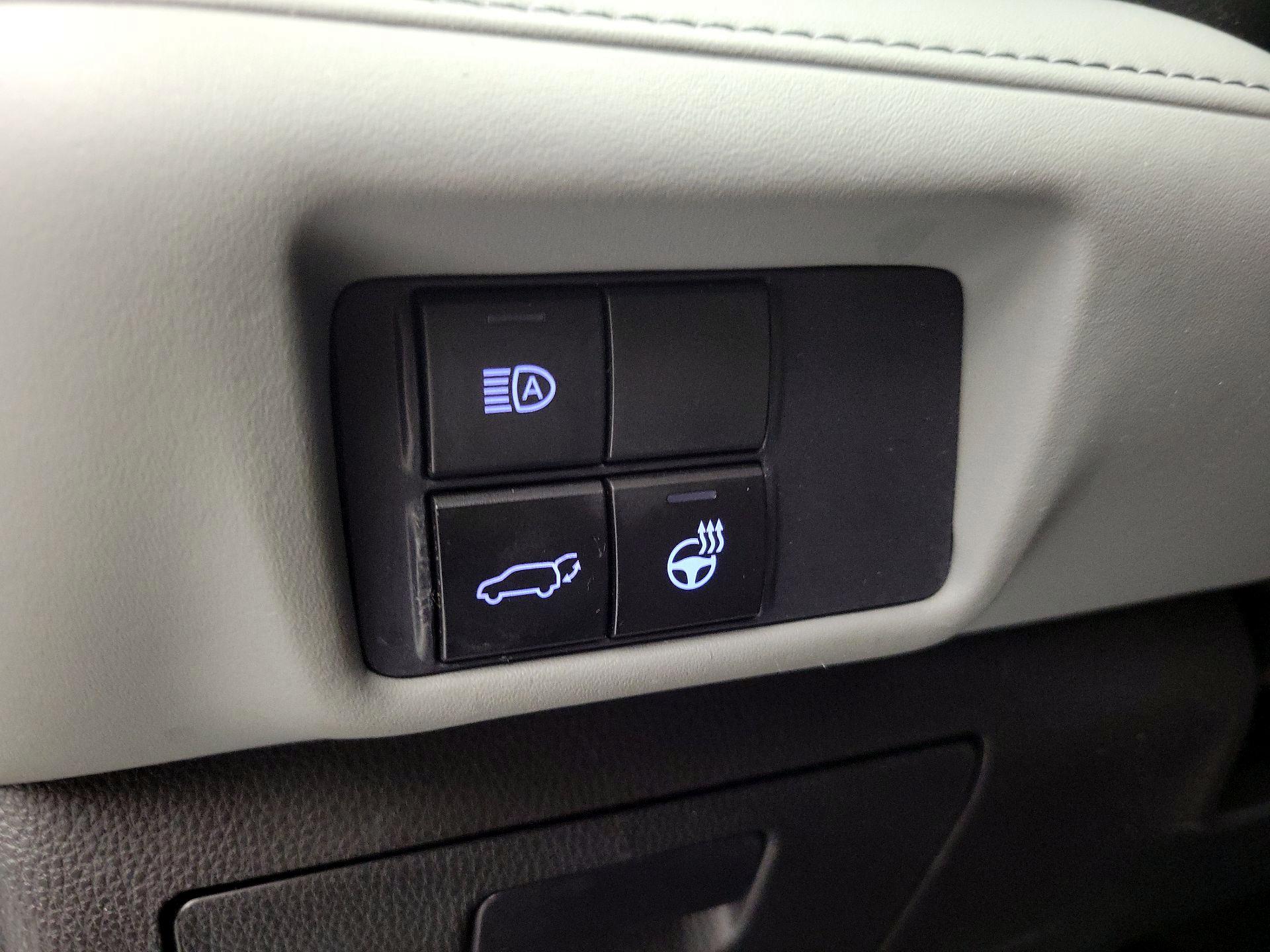 Thumbnail: 2021 Toyota Highlander - 13