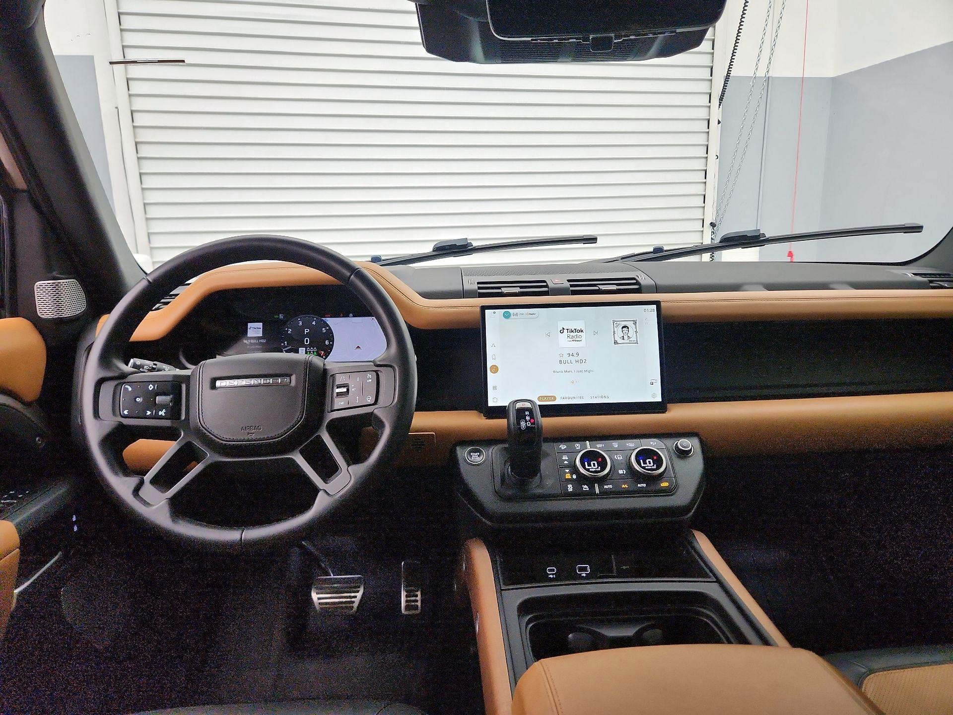 Thumbnail: 2023 Land Rover Defender - 9