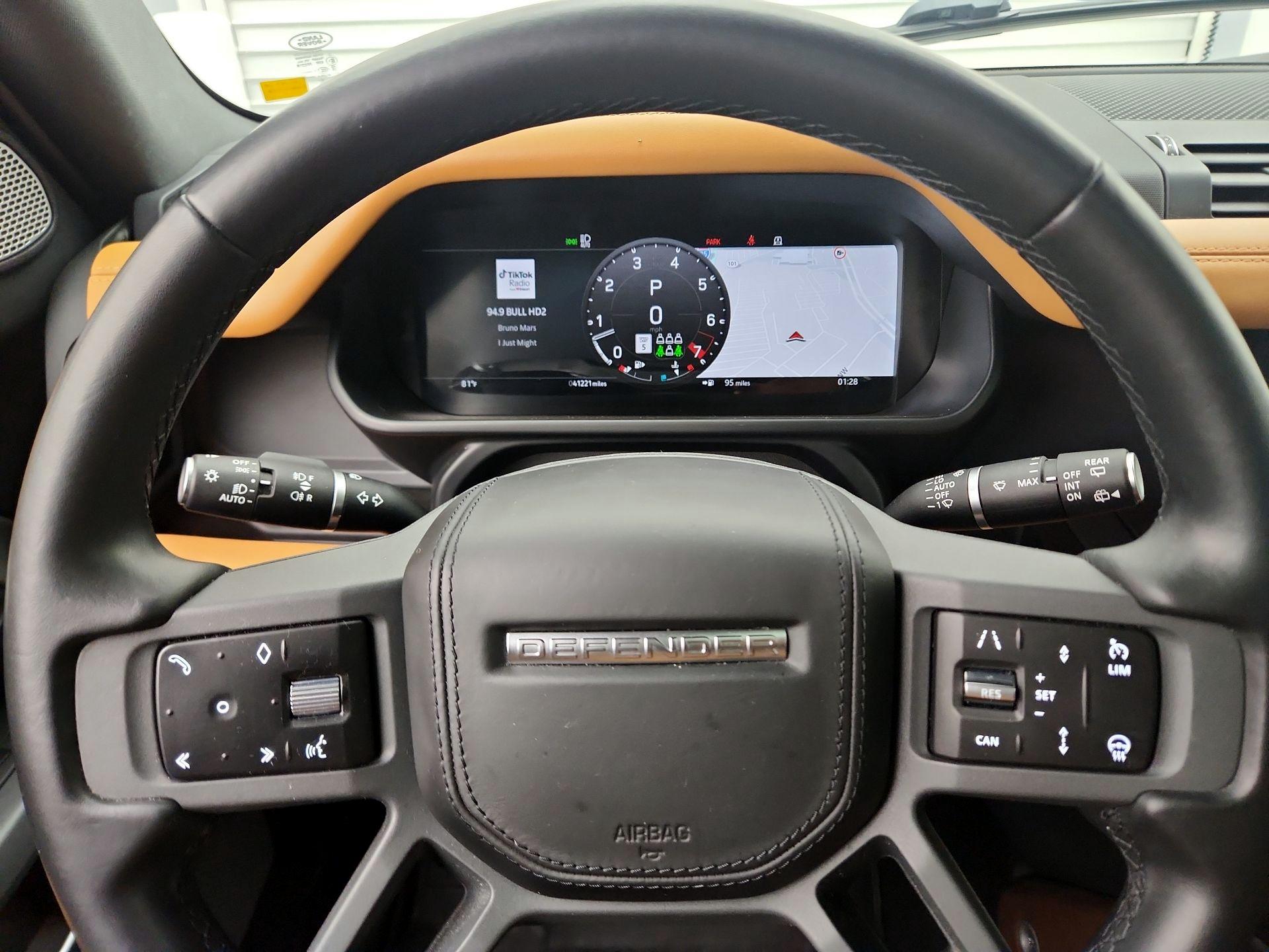 Thumbnail: 2023 Land Rover Defender - 10