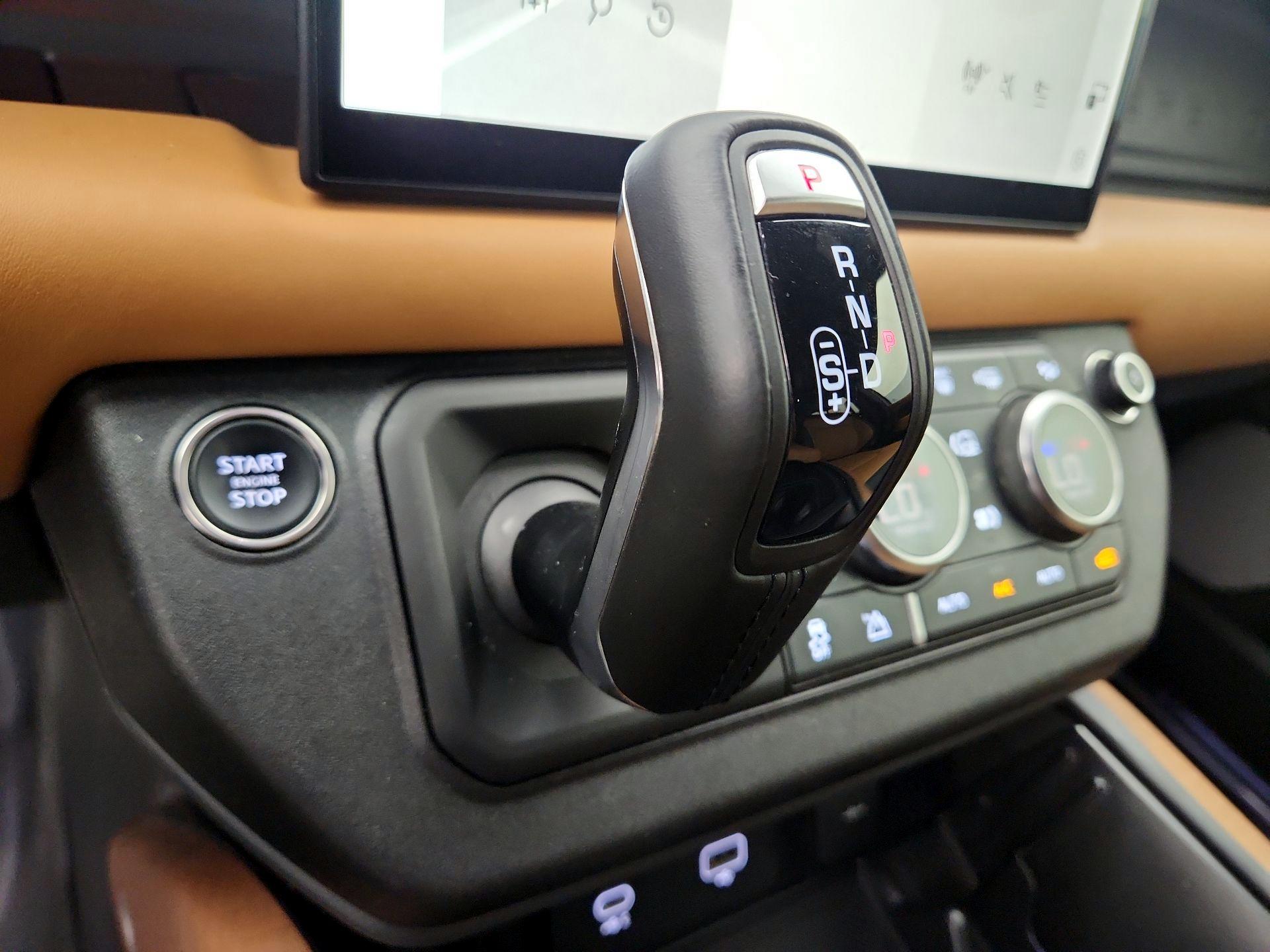 Thumbnail: 2023 Land Rover Defender - 18