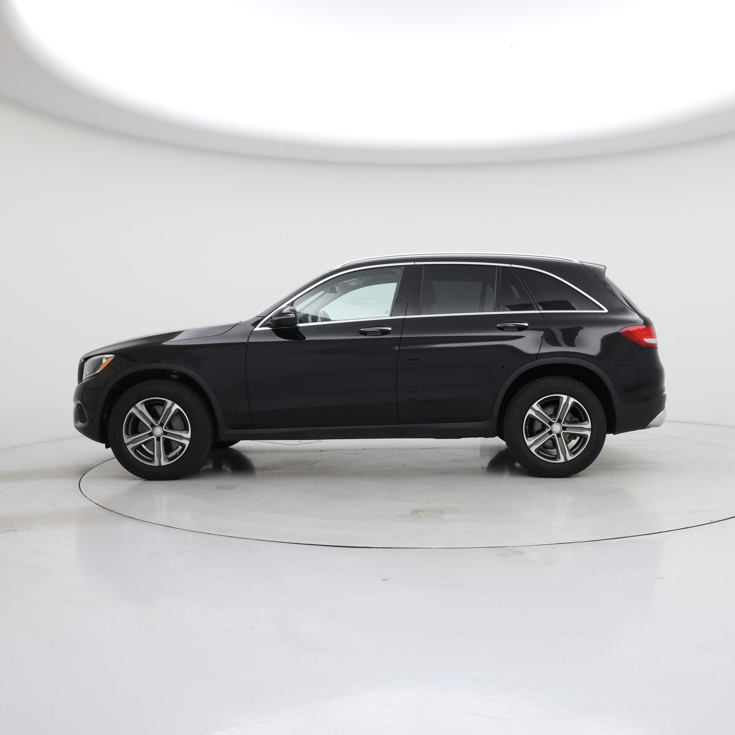 Thumbnail: 2017 Mercedes-Benz GLC - 3