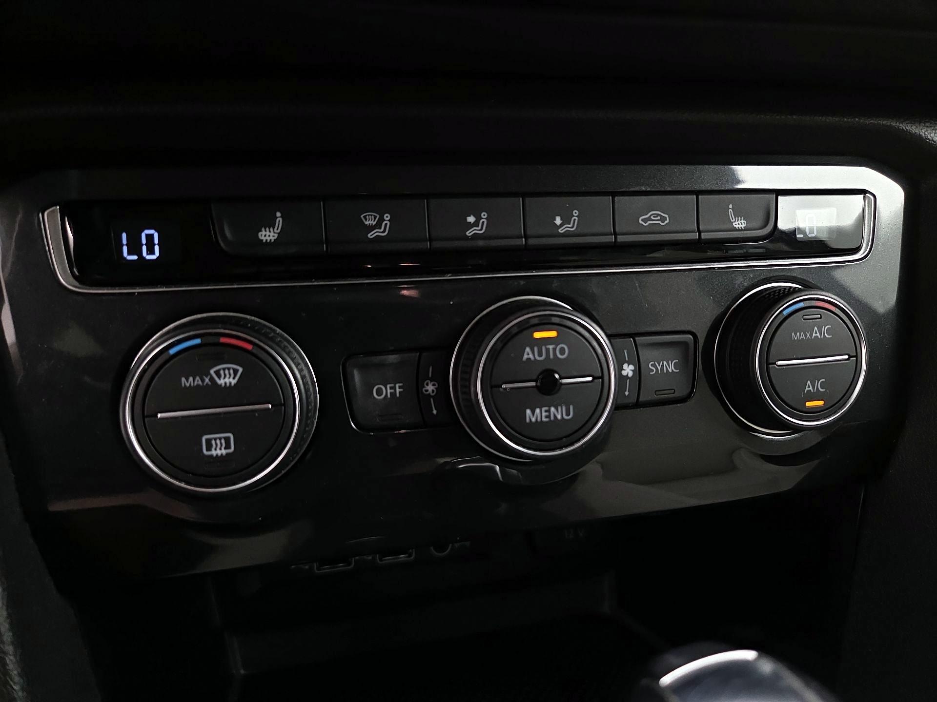 Thumbnail: 2019 Volkswagen Tiguan - 16
