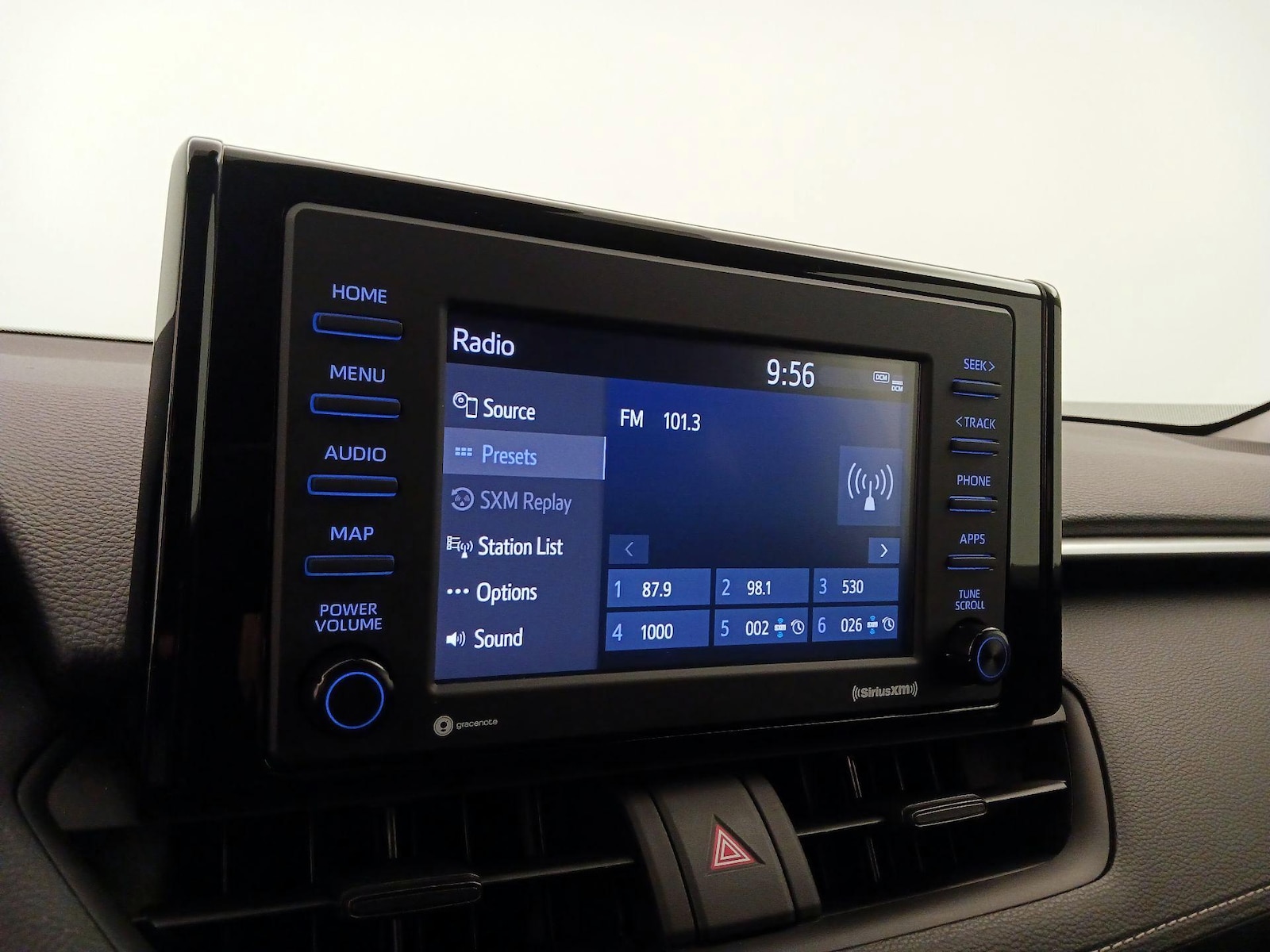 2022 Toyota RAV4 LE - Photo 16