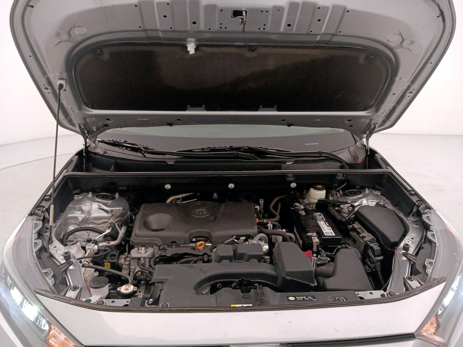 2022 Toyota RAV4 LE - Photo 22