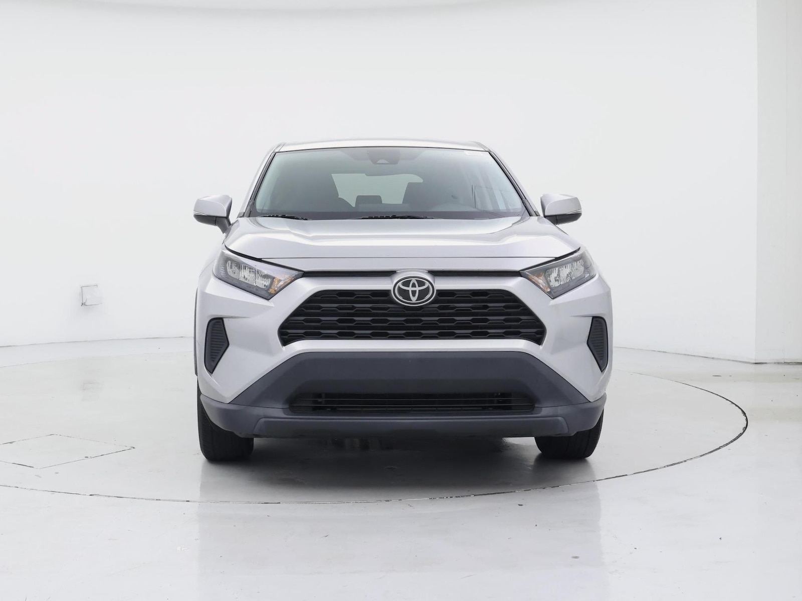 2022 Toyota RAV4 LE - Photo 6